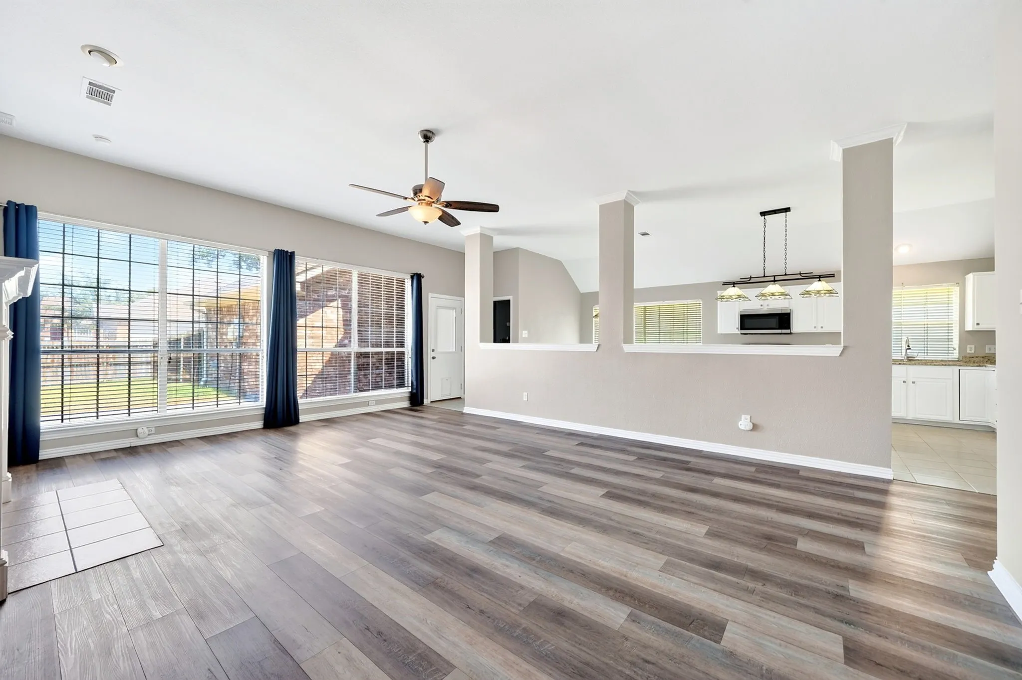 Single Family Residence For Sale in Dallas County , 2713 Planetree Drive, Rowlett, Texas 75089, 4 Bedroom, 2 Bathroom, 2 Garage spaces, 2,323 Sqft, built in 1999, mls#21321147, Real Estate Agent in Rowlett, Homes For Sale in Dallas county, Homes For Sale in Rowlett, Realtor in Rowlett Texas, Real Estate Brokerage Independent Realty Texas, Luminita Cordes Realtor