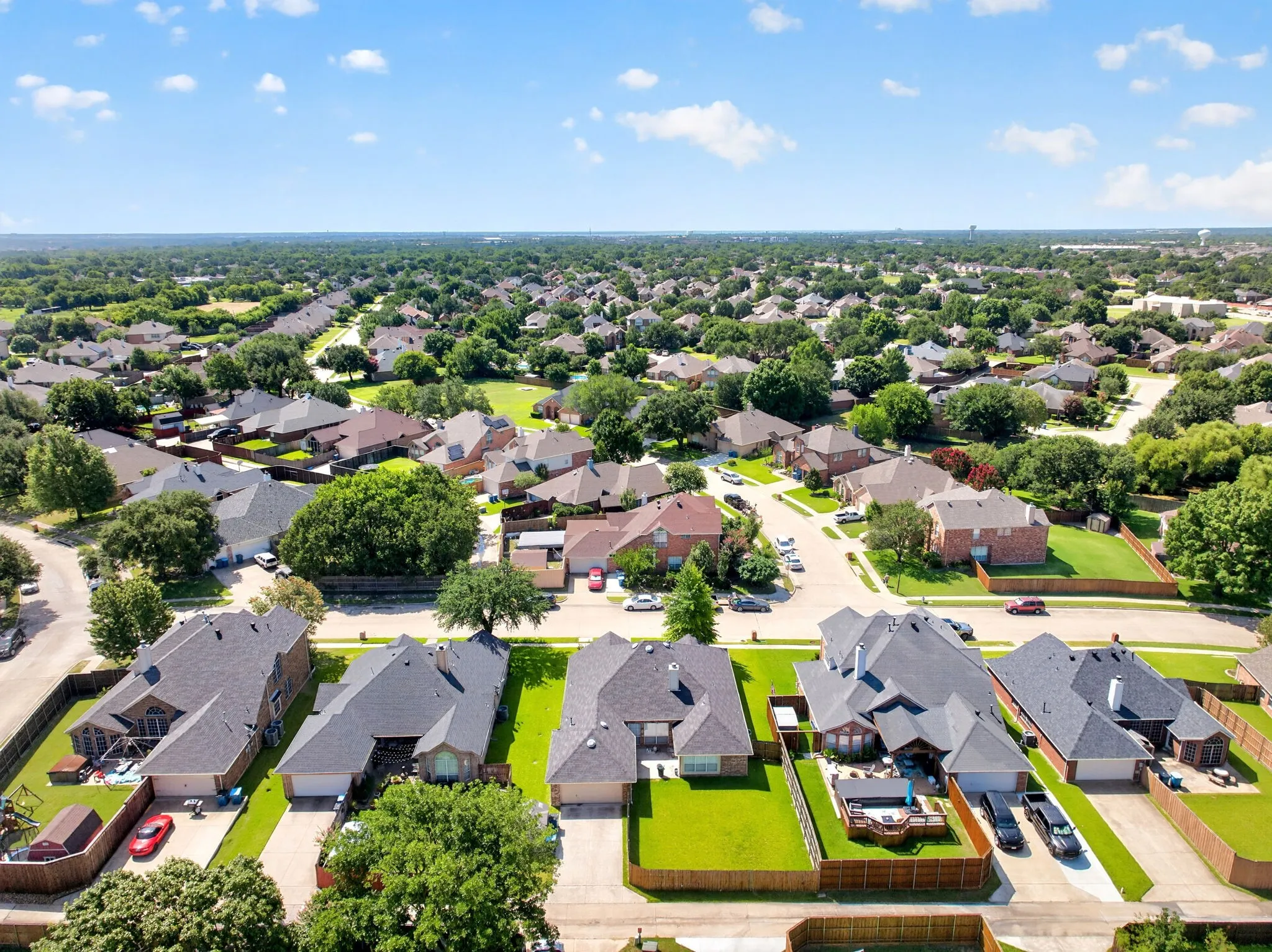 Single Family Residence For Sale in Dallas County , 2713 Planetree Drive, Rowlett, Texas 75089, 4 Bedroom, 2 Bathroom, 2 Garage spaces, 2,323 Sqft, built in 1999, mls#21321147, Real Estate Agent in Rowlett, Homes For Sale in Dallas county, Homes For Sale in Rowlett, Realtor in Rowlett Texas, Real Estate Brokerage Independent Realty Texas, Luminita Cordes Realtor