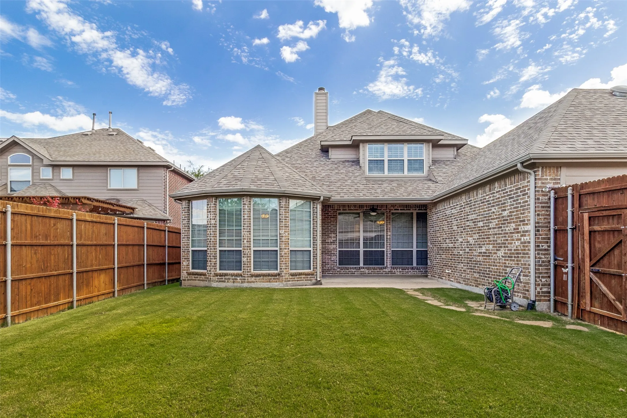 Single Family Residence For Sale in Dallas County , 1110 Kent Brown Road, Garland, Texas 75044, 4 Bedroom, 3 Bathroom, 3 Garage spaces, 3,290 Sqft, built in 2009, mls#21317612, Real Estate Agent in Garland, Homes For Sale in Dallas county, Homes For Sale in Garland, Realtor in Garland Texas, Real Estate Brokerage Independent Realty Texas, Luminita Cordes Realtor