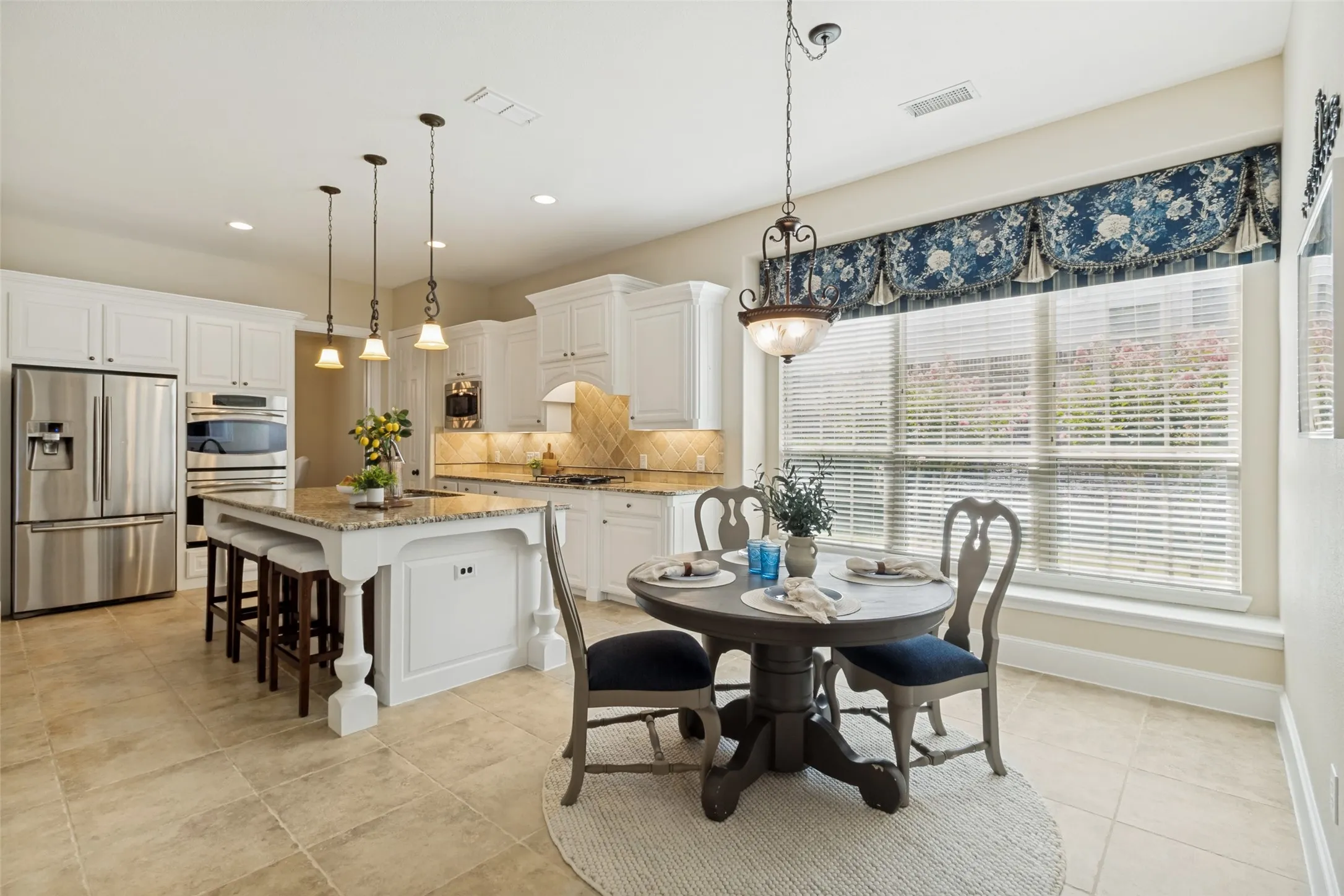 Single Family Residence For Sale in Dallas County , 1110 Kent Brown Road, Garland, Texas 75044, 4 Bedroom, 3 Bathroom, 3 Garage spaces, 3,290 Sqft, built in 2009, mls#21317612, Real Estate Agent in Garland, Homes For Sale in Dallas county, Homes For Sale in Garland, Realtor in Garland Texas, Real Estate Brokerage Independent Realty Texas, Luminita Cordes Realtor