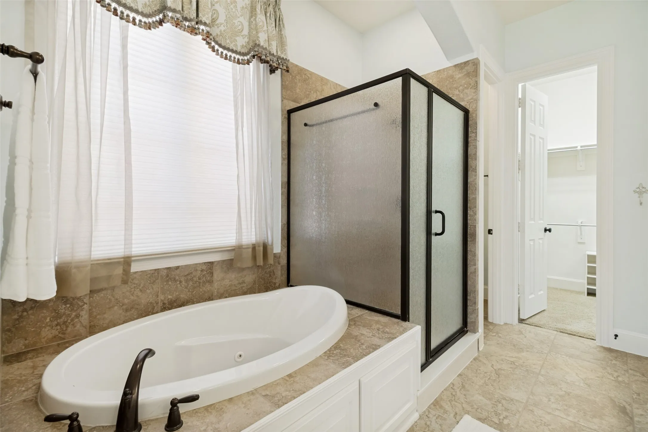 Single Family Residence For Sale in Dallas County , 1110 Kent Brown Road, Garland, Texas 75044, 4 Bedroom, 3 Bathroom, 3 Garage spaces, 3,290 Sqft, built in 2009, mls#21317612, Real Estate Agent in Garland, Homes For Sale in Dallas county, Homes For Sale in Garland, Realtor in Garland Texas, Real Estate Brokerage Independent Realty Texas, Luminita Cordes Realtor