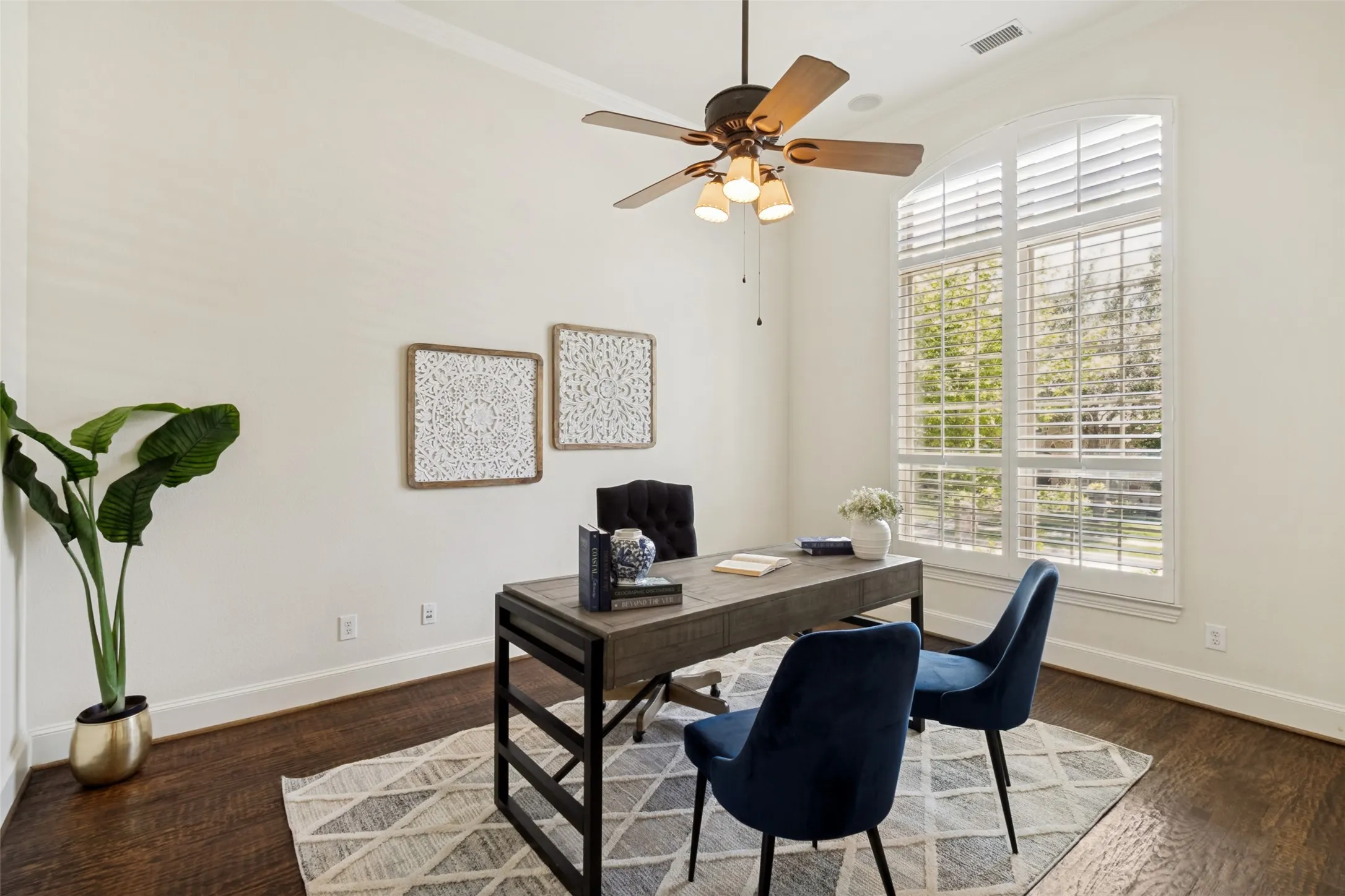 Single Family Residence For Sale in Dallas County , 1110 Kent Brown Road, Garland, Texas 75044, 4 Bedroom, 3 Bathroom, 3 Garage spaces, 3,290 Sqft, built in 2009, mls#21317612, Real Estate Agent in Garland, Homes For Sale in Dallas county, Homes For Sale in Garland, Realtor in Garland Texas, Real Estate Brokerage Independent Realty Texas, Luminita Cordes Realtor