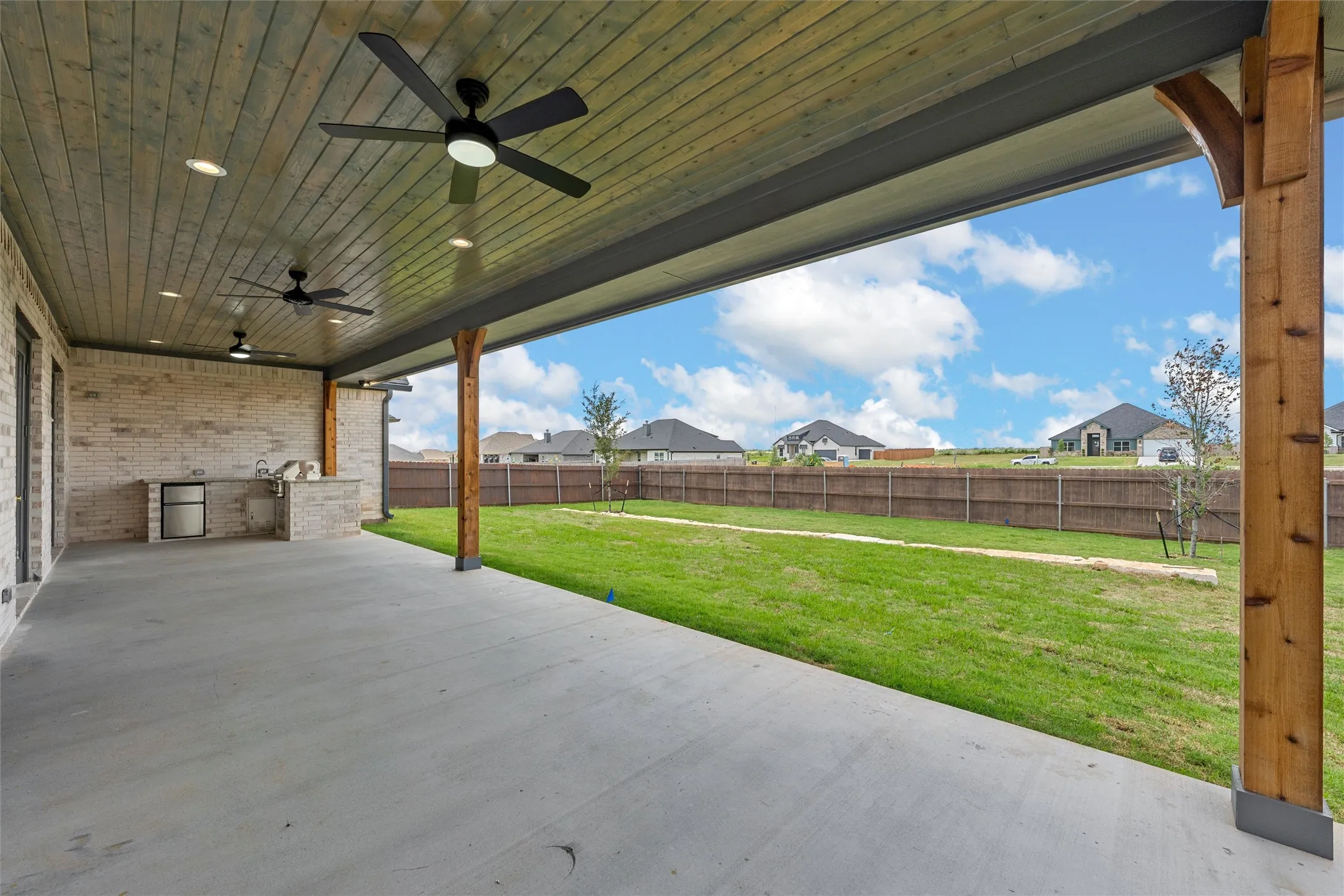 Single Family Residence For Sale in Mc Lennan County , 1333 Tahonta Drive, Hewitt, Texas 76643, 4 Bedroom, 3 Bathroom, 2 Garage spaces, 2,645 Sqft, built in 2026, mls#21320189, Real Estate Agent in Hewitt, Homes For Sale in Mc Lennan county, Homes For Sale in Hewitt, Realtor in Hewitt Texas, Real Estate Brokerage Independent Realty Texas, Luminita Cordes Realtor