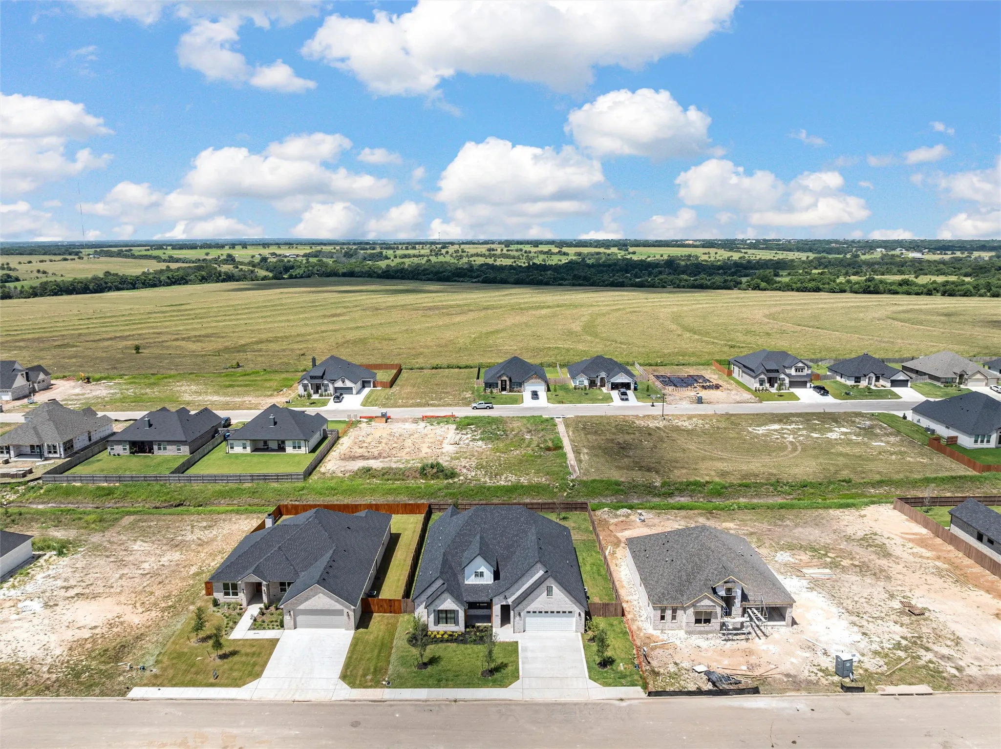 Single Family Residence For Sale in Mc Lennan County , 1333 Tahonta Drive, Hewitt, Texas 76643, 4 Bedroom, 3 Bathroom, 2 Garage spaces, 2,645 Sqft, built in 2026, mls#21320189, Real Estate Agent in Hewitt, Homes For Sale in Mc Lennan county, Homes For Sale in Hewitt, Realtor in Hewitt Texas, Real Estate Brokerage Independent Realty Texas, Luminita Cordes Realtor