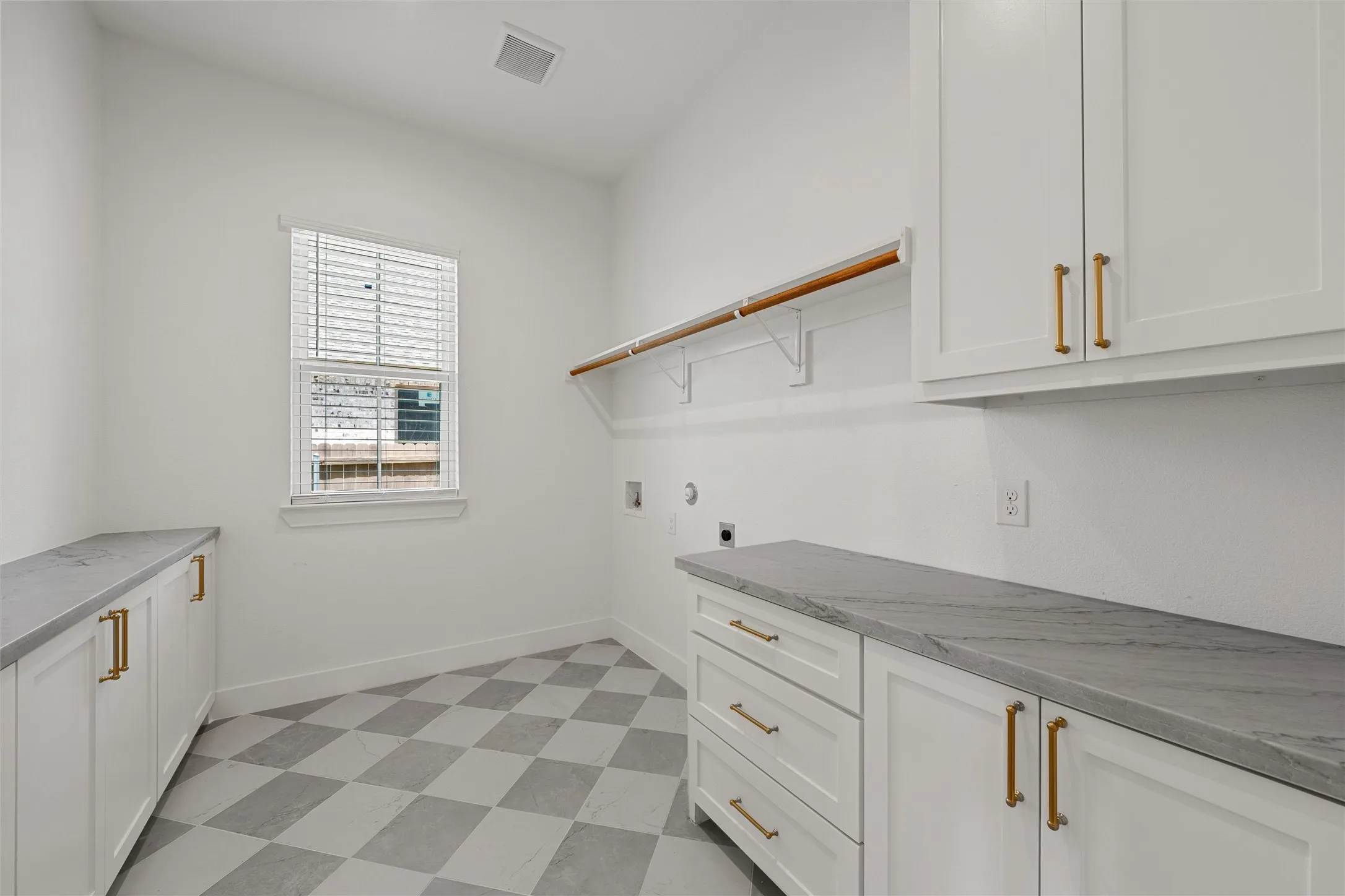 Single Family Residence For Sale in Mc Lennan County , 1333 Tahonta Drive, Hewitt, Texas 76643, 4 Bedroom, 3 Bathroom, 2 Garage spaces, 2,645 Sqft, built in 2026, mls#21320189, Real Estate Agent in Hewitt, Homes For Sale in Mc Lennan county, Homes For Sale in Hewitt, Realtor in Hewitt Texas, Real Estate Brokerage Independent Realty Texas, Luminita Cordes Realtor