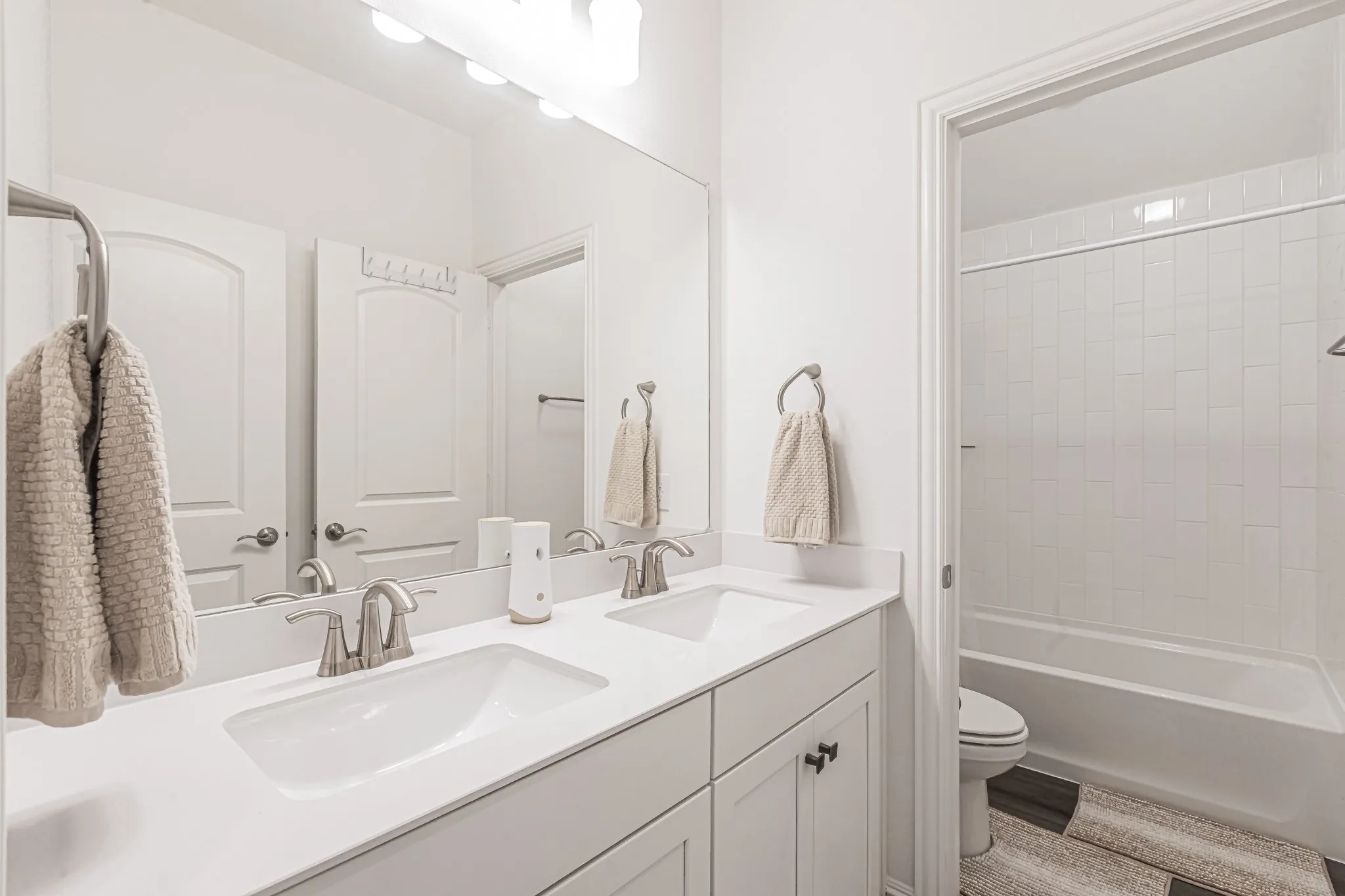 Single Family Residence For Sale in Ellis County , 4313 Knight Street, Midlothian, Texas 76065, 4 Bedroom, 3 Bathroom, 2 Garage spaces, 2,495 Sqft, built in 2024, mls#21324314, Real Estate Agent in Midlothian, Homes For Sale in Ellis county, Homes For Sale in Midlothian, Realtor in Midlothian Texas, Real Estate Brokerage Independent Realty Texas, Luminita Cordes Realtor