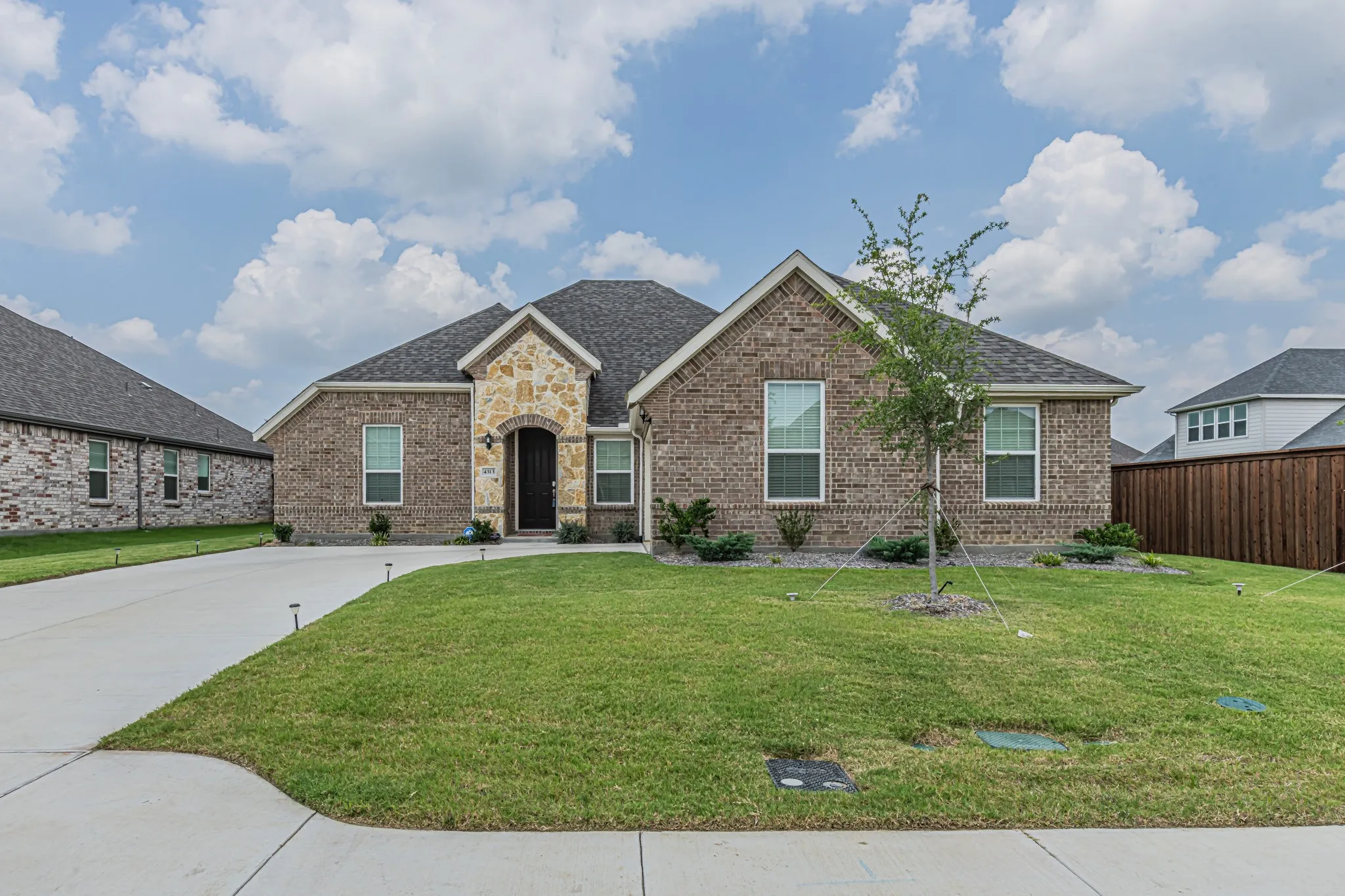 Single Family Residence For Sale in Ellis County , 4313 Knight Street, Midlothian, Texas 76065, 4 Bedroom, 3 Bathroom, 2 Garage spaces, 2,495 Sqft, built in 2024, mls#21324314, Real Estate Agent in Midlothian, Homes For Sale in Ellis county, Homes For Sale in Midlothian, Realtor in Midlothian Texas, Real Estate Brokerage Independent Realty Texas, Luminita Cordes Realtor
