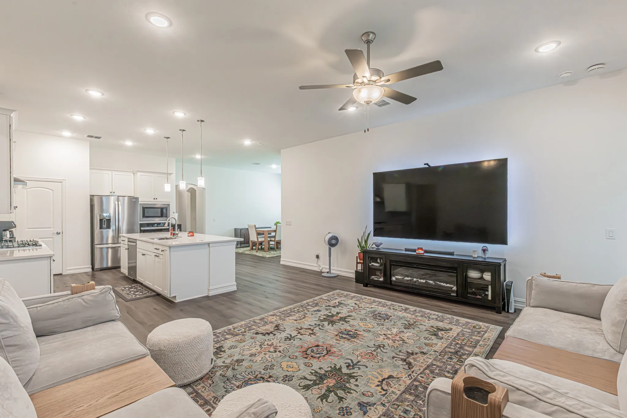 Single Family Residence For Sale in Ellis County , 4313 Knight Street, Midlothian, Texas 76065, 4 Bedroom, 3 Bathroom, 2 Garage spaces, 2,495 Sqft, built in 2024, mls#21324314, Real Estate Agent in Midlothian, Homes For Sale in Ellis county, Homes For Sale in Midlothian, Realtor in Midlothian Texas, Real Estate Brokerage Independent Realty Texas, Luminita Cordes Realtor
