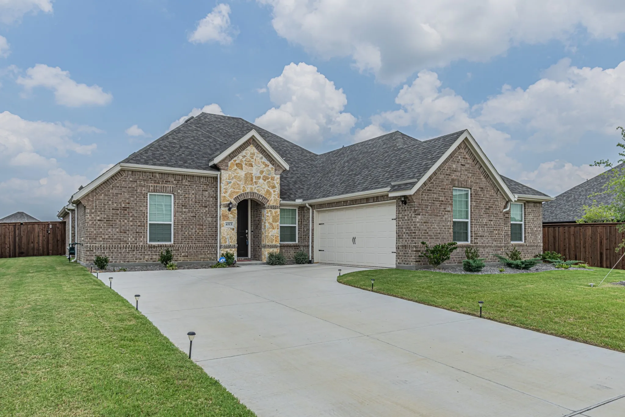 Single Family Residence For Sale in Ellis County , 4313 Knight Street, Midlothian, Texas 76065, 4 Bedroom, 3 Bathroom, 2 Garage spaces, 2,495 Sqft, built in 2024, mls#21324314, Real Estate Agent in Midlothian, Homes For Sale in Ellis county, Homes For Sale in Midlothian, Realtor in Midlothian Texas, Real Estate Brokerage Independent Realty Texas, Luminita Cordes Realtor