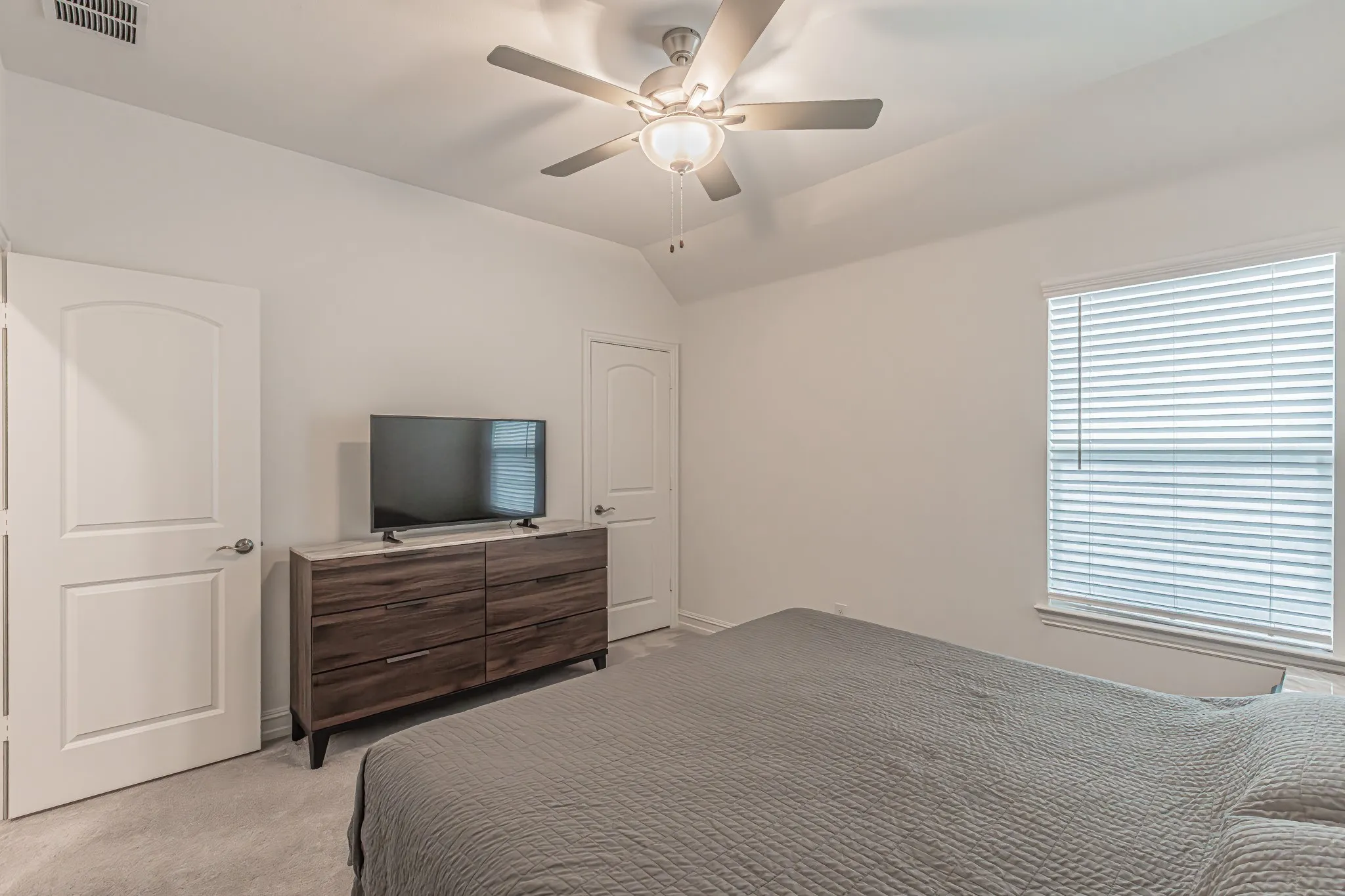 Single Family Residence For Sale in Ellis County , 4313 Knight Street, Midlothian, Texas 76065, 4 Bedroom, 3 Bathroom, 2 Garage spaces, 2,495 Sqft, built in 2024, mls#21324314, Real Estate Agent in Midlothian, Homes For Sale in Ellis county, Homes For Sale in Midlothian, Realtor in Midlothian Texas, Real Estate Brokerage Independent Realty Texas, Luminita Cordes Realtor