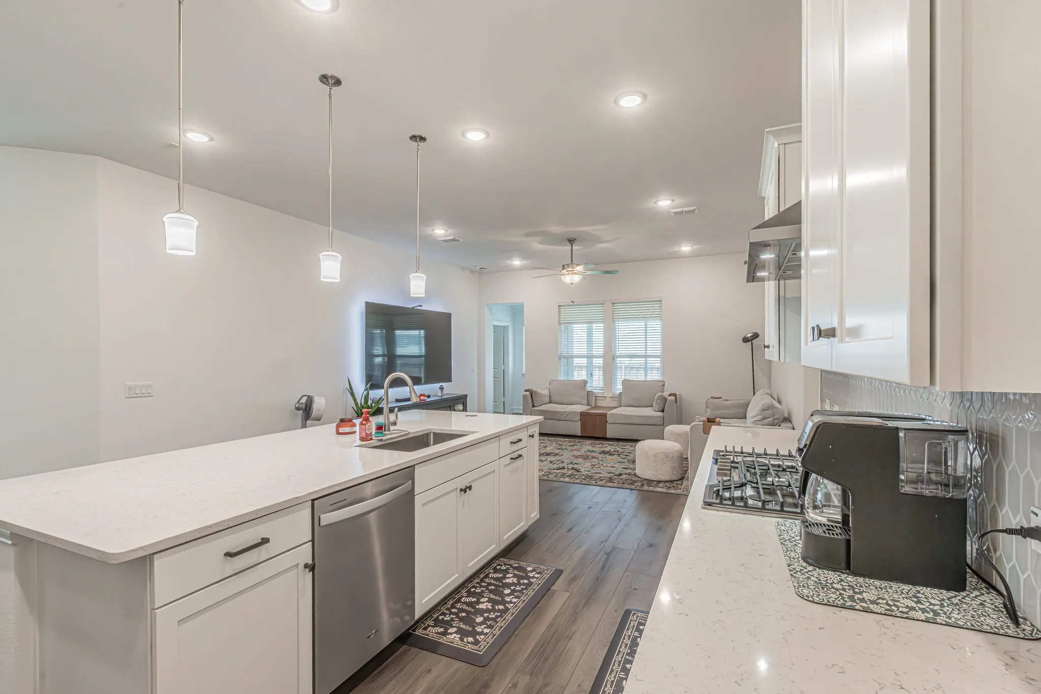 Single Family Residence For Sale in Ellis County , 4313 Knight Street, Midlothian, Texas 76065, 4 Bedroom, 3 Bathroom, 2 Garage spaces, 2,495 Sqft, built in 2024, mls#21324314, Real Estate Agent in Midlothian, Homes For Sale in Ellis county, Homes For Sale in Midlothian, Realtor in Midlothian Texas, Real Estate Brokerage Independent Realty Texas, Luminita Cordes Realtor