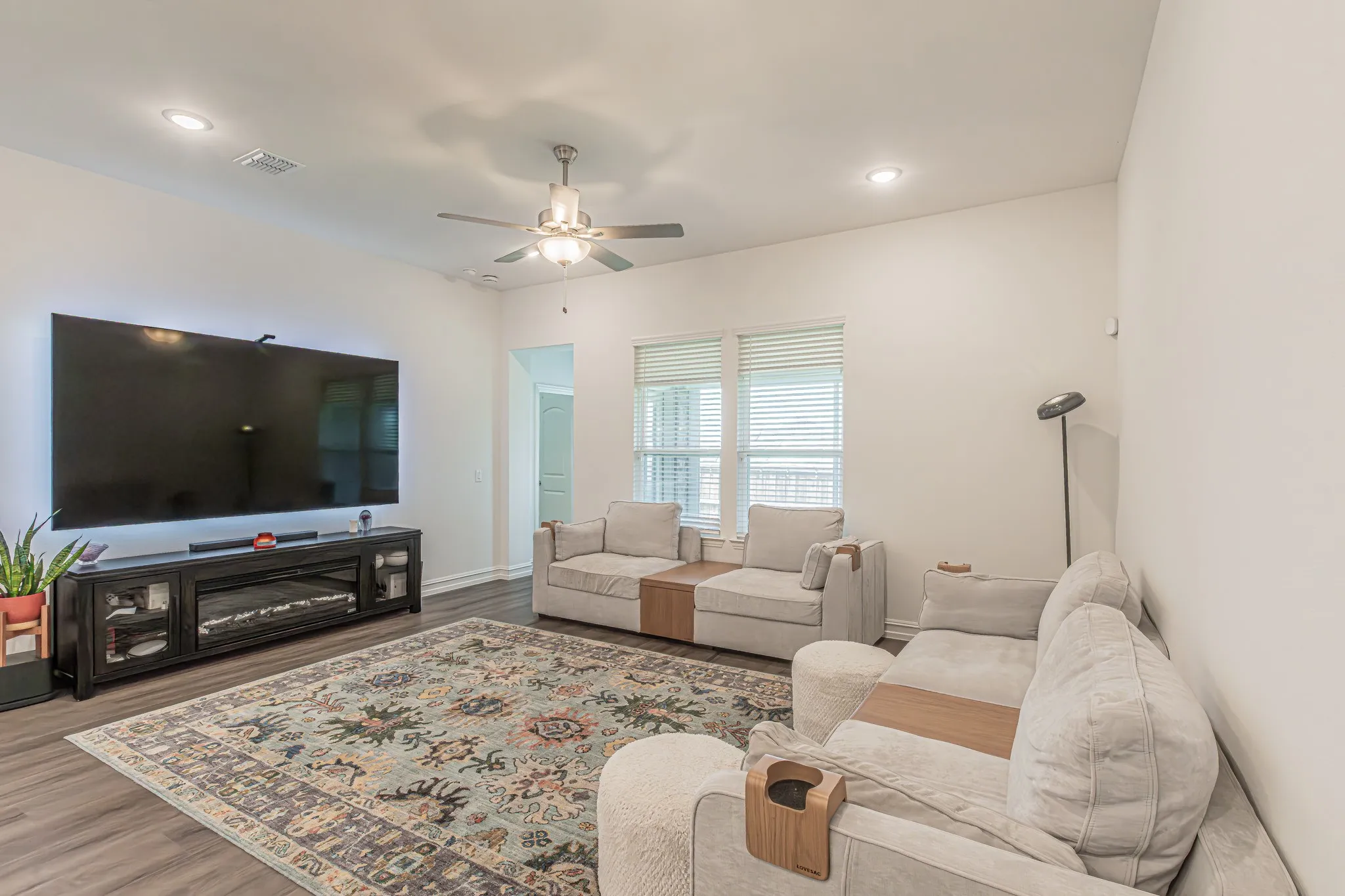 Single Family Residence For Sale in Ellis County , 4313 Knight Street, Midlothian, Texas 76065, 4 Bedroom, 3 Bathroom, 2 Garage spaces, 2,495 Sqft, built in 2024, mls#21324314, Real Estate Agent in Midlothian, Homes For Sale in Ellis county, Homes For Sale in Midlothian, Realtor in Midlothian Texas, Real Estate Brokerage Independent Realty Texas, Luminita Cordes Realtor