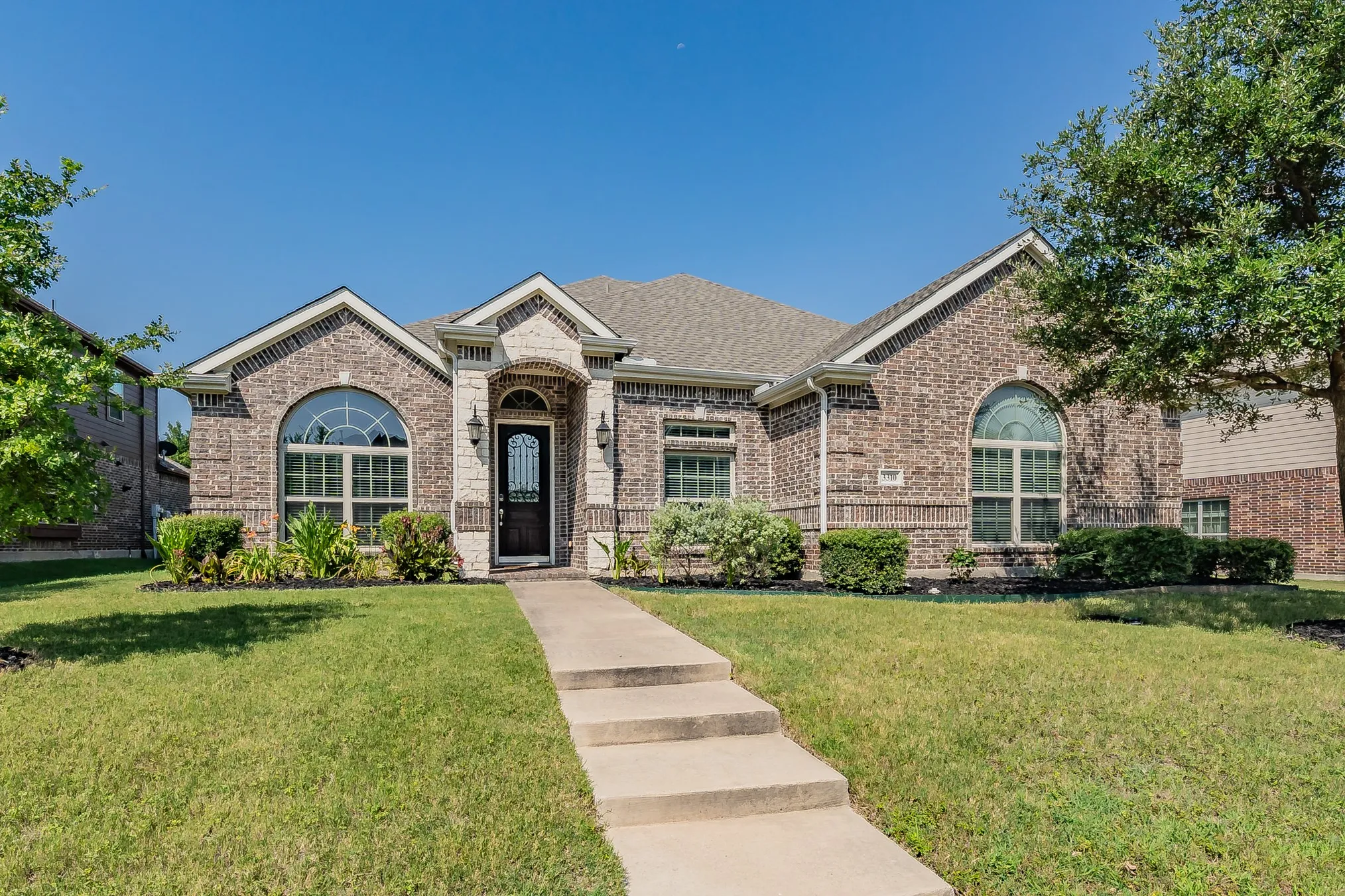 Single Family Residence For Sale in Collin County , 3310 Edinburgh Drive, Sachse, Texas 75048, 4 Bedroom, 3 Bathroom, 3 Garage spaces, 2,756 Sqft, built in 2015, mls#21324444, Real Estate Agent in Sachse, Homes For Sale in Collin county, Homes For Sale in Sachse, Realtor in Sachse Texas, Real Estate Brokerage Independent Realty Texas, Luminita Cordes Realtor