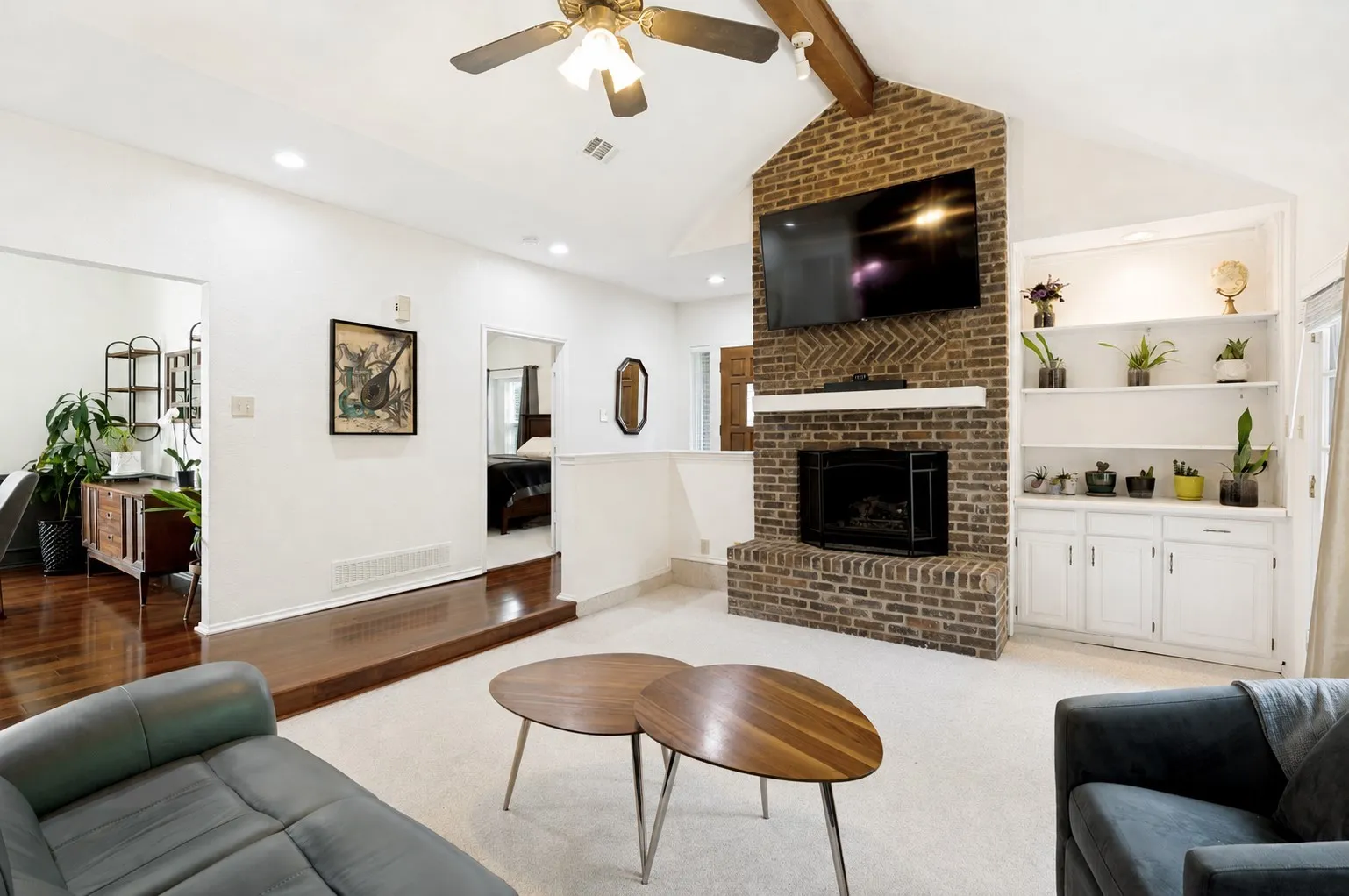 Single Family Residence For Sale in Denton County , 2711 Van Gogh Place, Dallas, Texas 75287, 3 Bedroom, 3 Bathroom, 2 Garage spaces, 1,757 Sqft, built in 1984, Price $375,000, mls#21323638, Real Estate Agent in Dallas, Homes For Sale in Denton county, Homes For Sale in Dallas, Realtor in Dallas Texas, Real Estate Brokerage Independent Realty Texas, Luminita Cordes Realtor