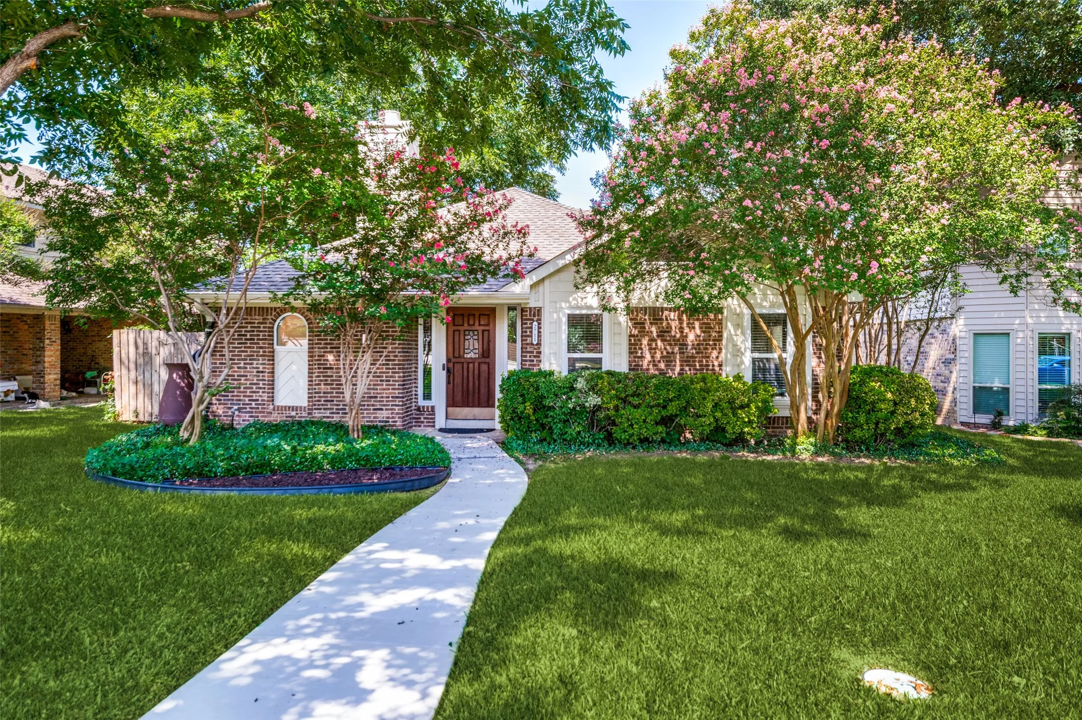 Single Family Residence For Sale in Denton County , 2711 Van Gogh Place, Dallas, Texas 75287, 3 Bedroom, 3 Bathroom, 2 Garage spaces, 1,757 Sqft, built in 1984, Price $375,000, mls#21323638, Real Estate Agent in Dallas, Homes For Sale in Denton county, Homes For Sale in Dallas, Realtor in Dallas Texas, Real Estate Brokerage Independent Realty Texas, Luminita Cordes Realtor