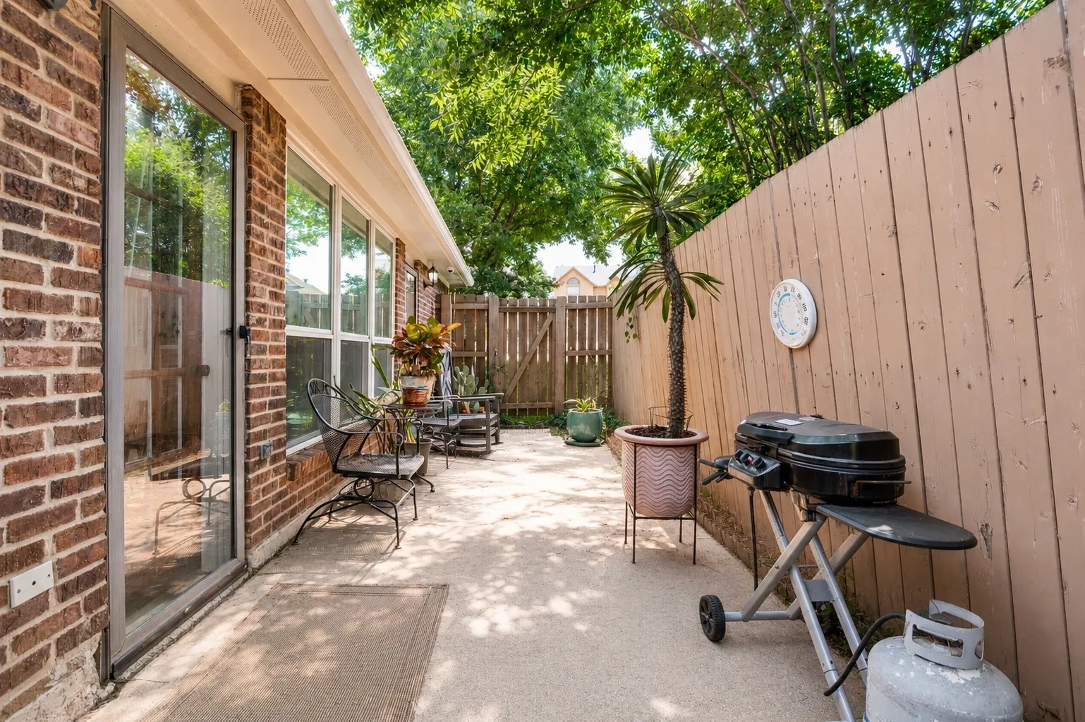Single Family Residence For Sale in Denton County , 2711 Van Gogh Place, Dallas, Texas 75287, 3 Bedroom, 3 Bathroom, 2 Garage spaces, 1,757 Sqft, built in 1984, Price $375,000, mls#21323638, Real Estate Agent in Dallas, Homes For Sale in Denton county, Homes For Sale in Dallas, Realtor in Dallas Texas, Real Estate Brokerage Independent Realty Texas, Luminita Cordes Realtor