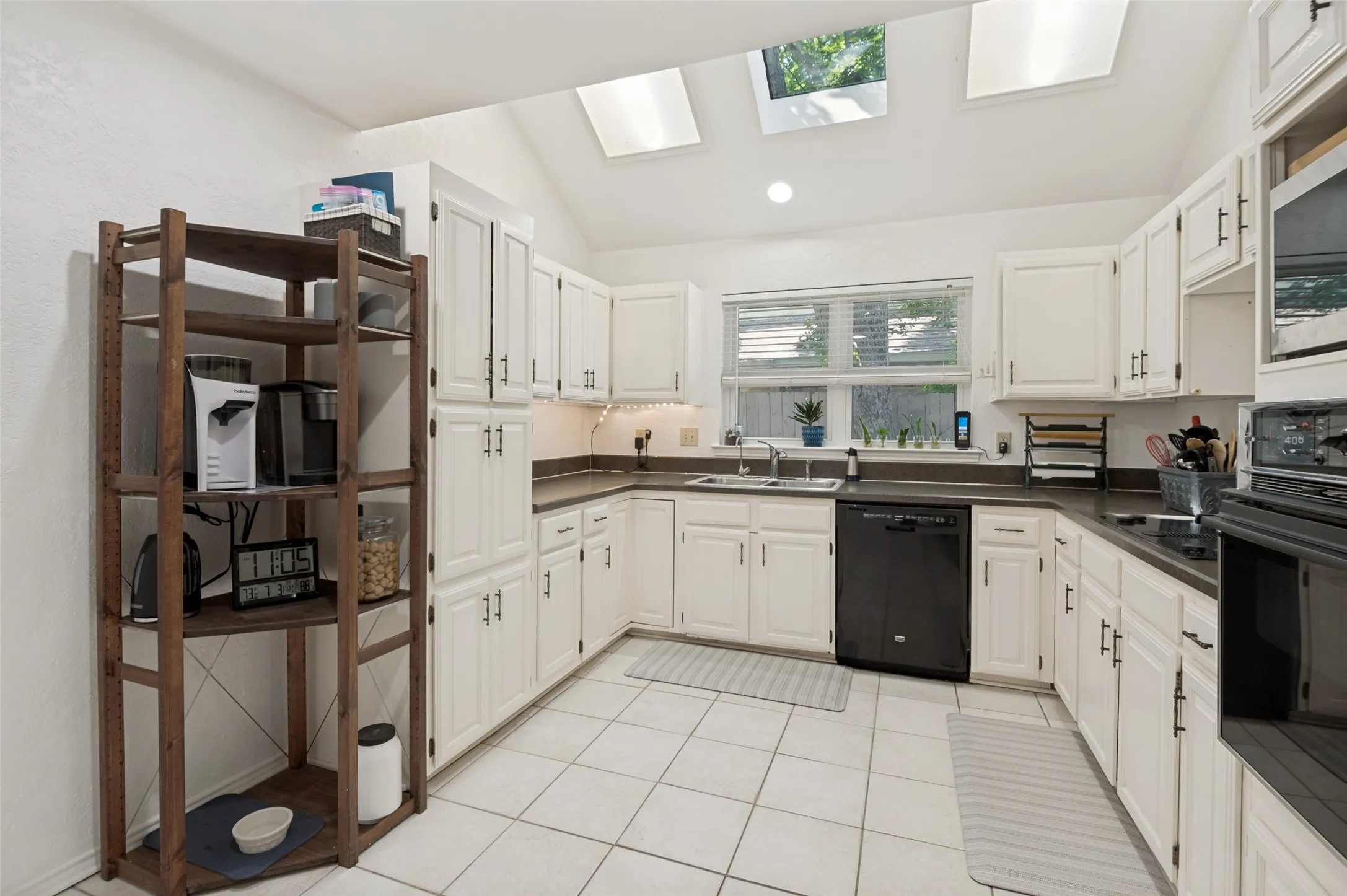 Single Family Residence For Sale in Denton County , 2711 Van Gogh Place, Dallas, Texas 75287, 3 Bedroom, 3 Bathroom, 2 Garage spaces, 1,757 Sqft, built in 1984, Price $375,000, mls#21323638, Real Estate Agent in Dallas, Homes For Sale in Denton county, Homes For Sale in Dallas, Realtor in Dallas Texas, Real Estate Brokerage Independent Realty Texas, Luminita Cordes Realtor
