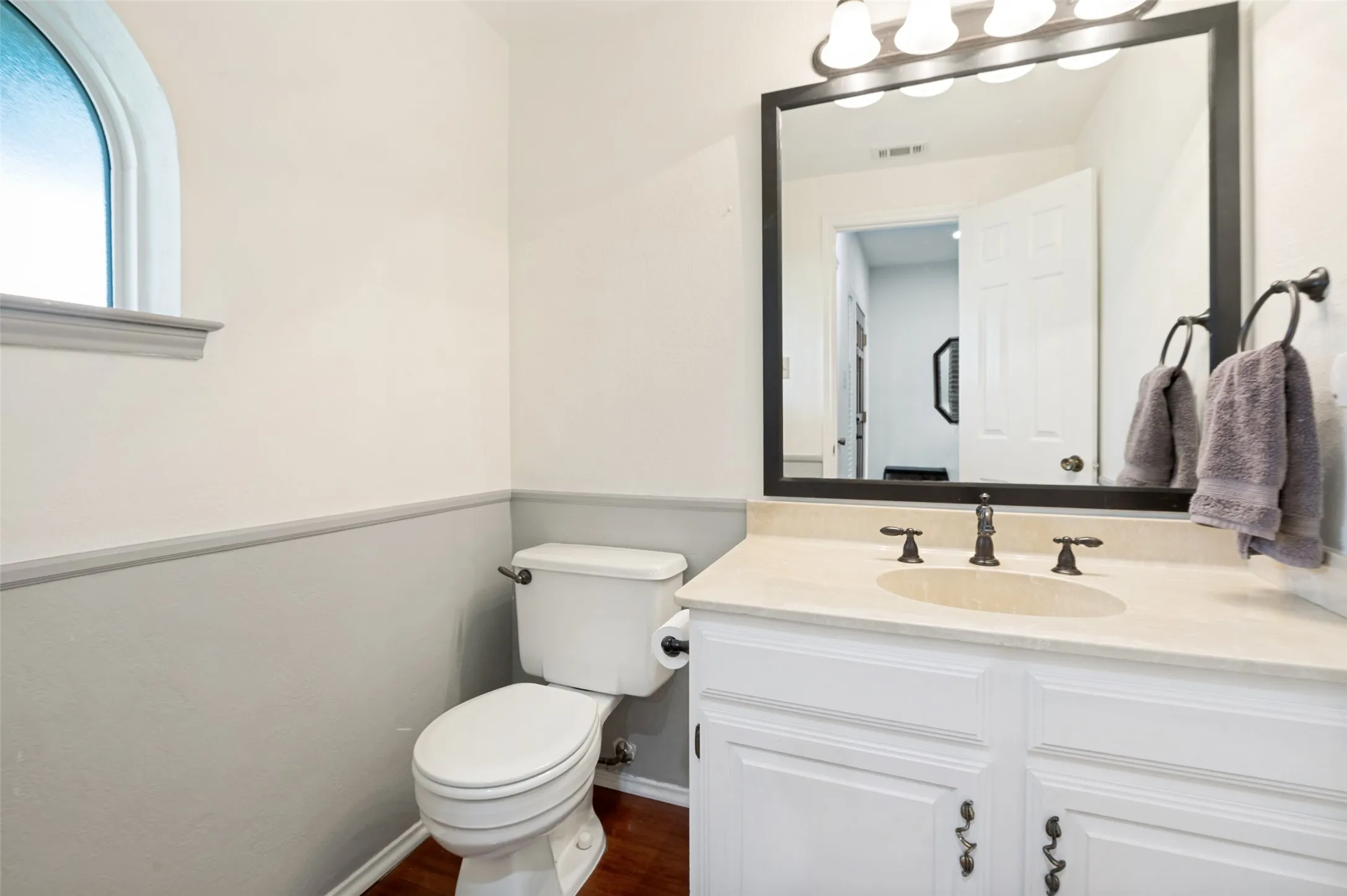Single Family Residence For Sale in Denton County , 2711 Van Gogh Place, Dallas, Texas 75287, 3 Bedroom, 3 Bathroom, 2 Garage spaces, 1,757 Sqft, built in 1984, Price $375,000, mls#21323638, Real Estate Agent in Dallas, Homes For Sale in Denton county, Homes For Sale in Dallas, Realtor in Dallas Texas, Real Estate Brokerage Independent Realty Texas, Luminita Cordes Realtor