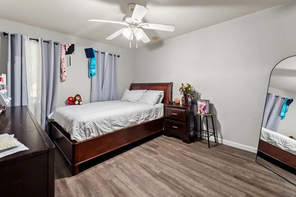 Single Family Residence For Sale in Tarrant County , 202 Fleetwood Court, Arlington, Texas 76014, 3 Bedroom, 2 Bathroom, 1 Garage spaces, 1,432 Sqft, built in 1973, mls#21324403, Real Estate Agent in Arlington, Homes For Sale in Tarrant county, Homes For Sale in Arlington, Realtor in Arlington Texas, Real Estate Brokerage Independent Realty Texas, Luminita Cordes Realtor