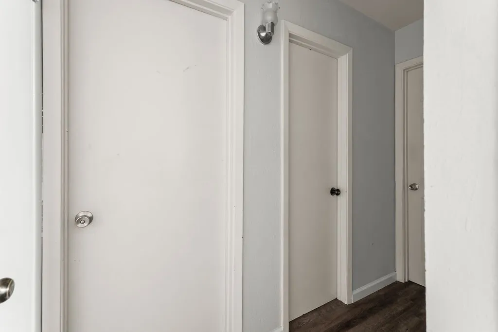 Single Family Residence For Sale in Tarrant County , 202 Fleetwood Court, Arlington, Texas 76014, 3 Bedroom, 2 Bathroom, 1 Garage spaces, 1,432 Sqft, built in 1973, mls#21324403, Real Estate Agent in Arlington, Homes For Sale in Tarrant county, Homes For Sale in Arlington, Realtor in Arlington Texas, Real Estate Brokerage Independent Realty Texas, Luminita Cordes Realtor