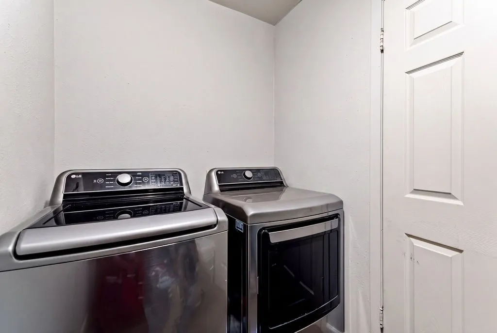 Single Family Residence For Sale in Tarrant County , 202 Fleetwood Court, Arlington, Texas 76014, 3 Bedroom, 2 Bathroom, 1 Garage spaces, 1,432 Sqft, built in 1973, mls#21324403, Real Estate Agent in Arlington, Homes For Sale in Tarrant county, Homes For Sale in Arlington, Realtor in Arlington Texas, Real Estate Brokerage Independent Realty Texas, Luminita Cordes Realtor