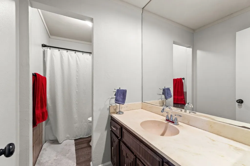Single Family Residence For Sale in Tarrant County , 202 Fleetwood Court, Arlington, Texas 76014, 3 Bedroom, 2 Bathroom, 1 Garage spaces, 1,432 Sqft, built in 1973, mls#21324403, Real Estate Agent in Arlington, Homes For Sale in Tarrant county, Homes For Sale in Arlington, Realtor in Arlington Texas, Real Estate Brokerage Independent Realty Texas, Luminita Cordes Realtor