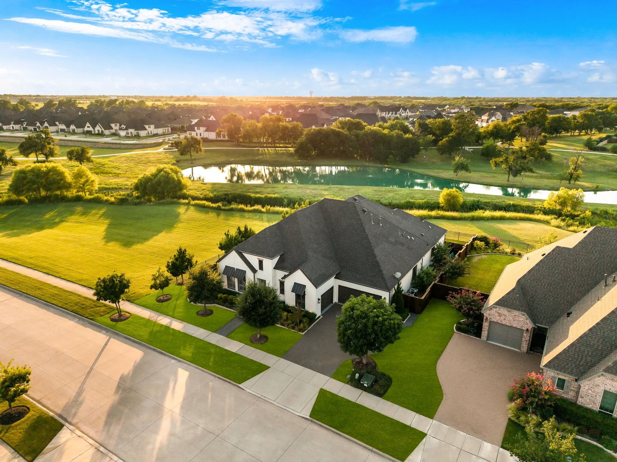 Single Family Residence For Sale in Denton County , 4510 Mill Branch Drive, Prosper, Texas 75078, 4 Bedroom, 4 Bathroom, 3 Garage spaces, 3,512 Sqft, built in 2018, mls#21312205, Real Estate Agent in Prosper, Homes For Sale in Denton county, Homes For Sale in Prosper, Realtor in Prosper Texas, Real Estate Brokerage Independent Realty Texas, Luminita Cordes Realtor