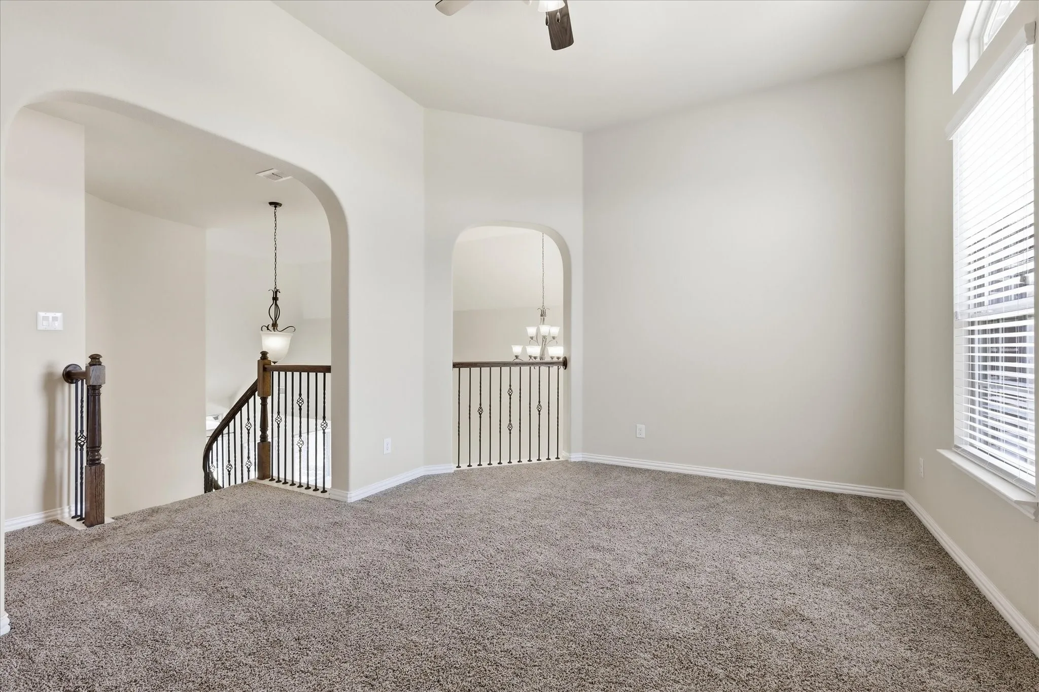 Single Family Residence For Sale in Ellis County , 405 Double Creek Drive, Midlothian, Texas 76065, 4 Bedroom, 3 Bathroom, 3 Garage spaces, 3,293 Sqft, built in 2017, mls#21314920, Real Estate Agent in Midlothian, Homes For Sale in Ellis county, Homes For Sale in Midlothian, Realtor in Midlothian Texas, Real Estate Brokerage Independent Realty Texas, Luminita Cordes Realtor