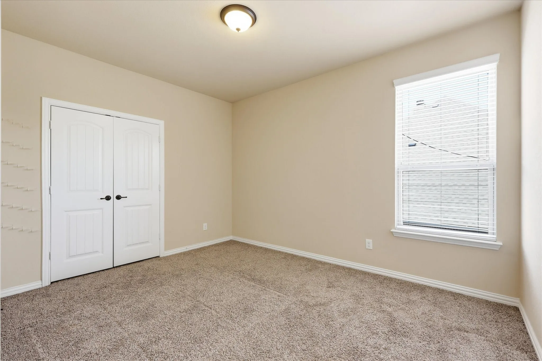 Single Family Residence For Sale in Ellis County , 405 Double Creek Drive, Midlothian, Texas 76065, 4 Bedroom, 3 Bathroom, 3 Garage spaces, 3,293 Sqft, built in 2017, mls#21314920, Real Estate Agent in Midlothian, Homes For Sale in Ellis county, Homes For Sale in Midlothian, Realtor in Midlothian Texas, Real Estate Brokerage Independent Realty Texas, Luminita Cordes Realtor