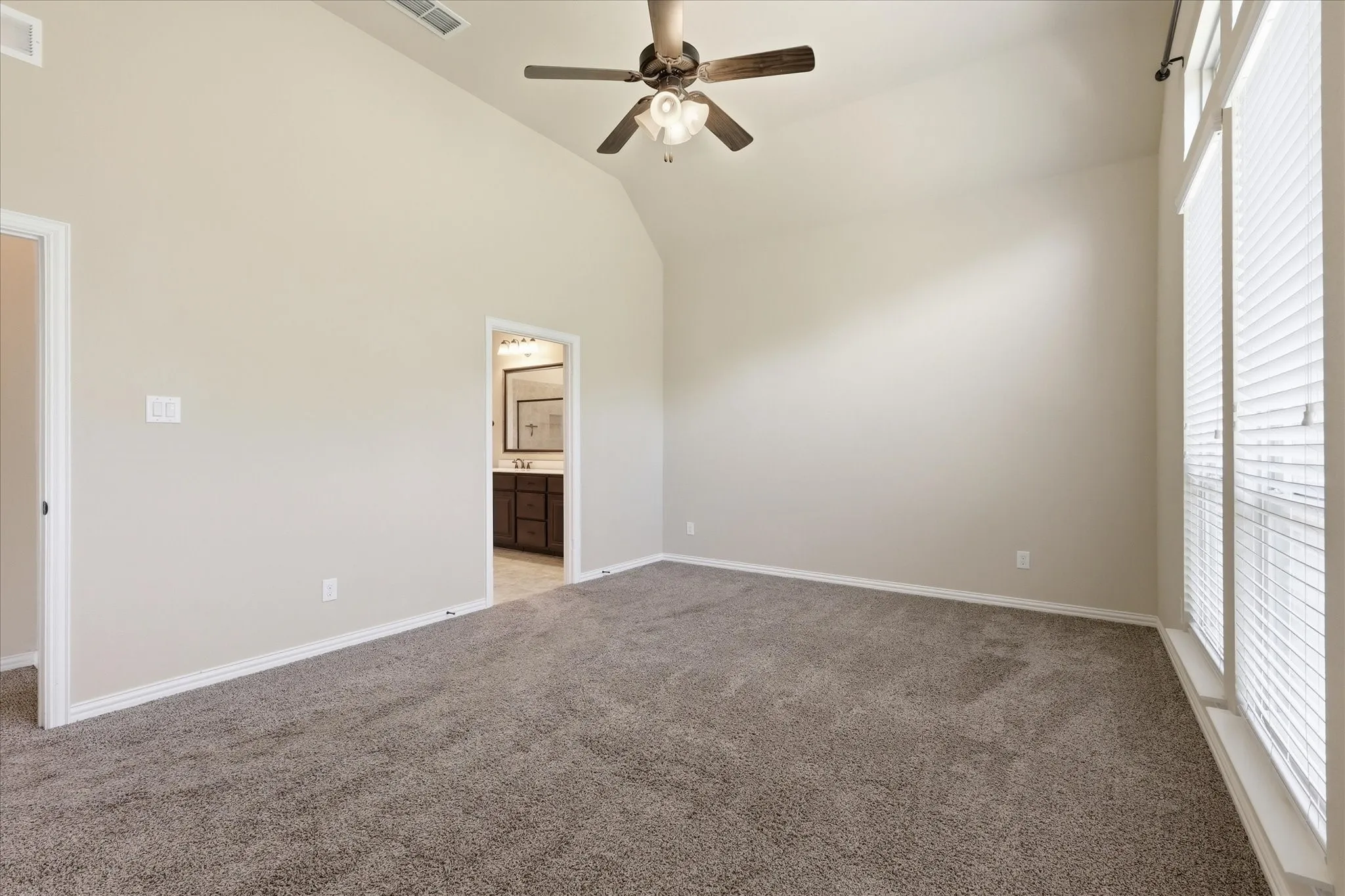 Single Family Residence For Sale in Ellis County , 405 Double Creek Drive, Midlothian, Texas 76065, 4 Bedroom, 3 Bathroom, 3 Garage spaces, 3,293 Sqft, built in 2017, mls#21314920, Real Estate Agent in Midlothian, Homes For Sale in Ellis county, Homes For Sale in Midlothian, Realtor in Midlothian Texas, Real Estate Brokerage Independent Realty Texas, Luminita Cordes Realtor