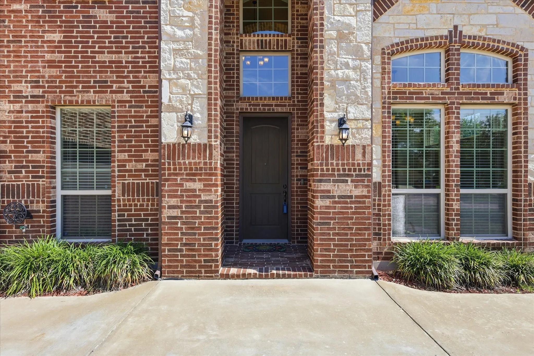 Single Family Residence For Sale in Ellis County , 405 Double Creek Drive, Midlothian, Texas 76065, 4 Bedroom, 3 Bathroom, 3 Garage spaces, 3,293 Sqft, built in 2017, mls#21314920, Real Estate Agent in Midlothian, Homes For Sale in Ellis county, Homes For Sale in Midlothian, Realtor in Midlothian Texas, Real Estate Brokerage Independent Realty Texas, Luminita Cordes Realtor