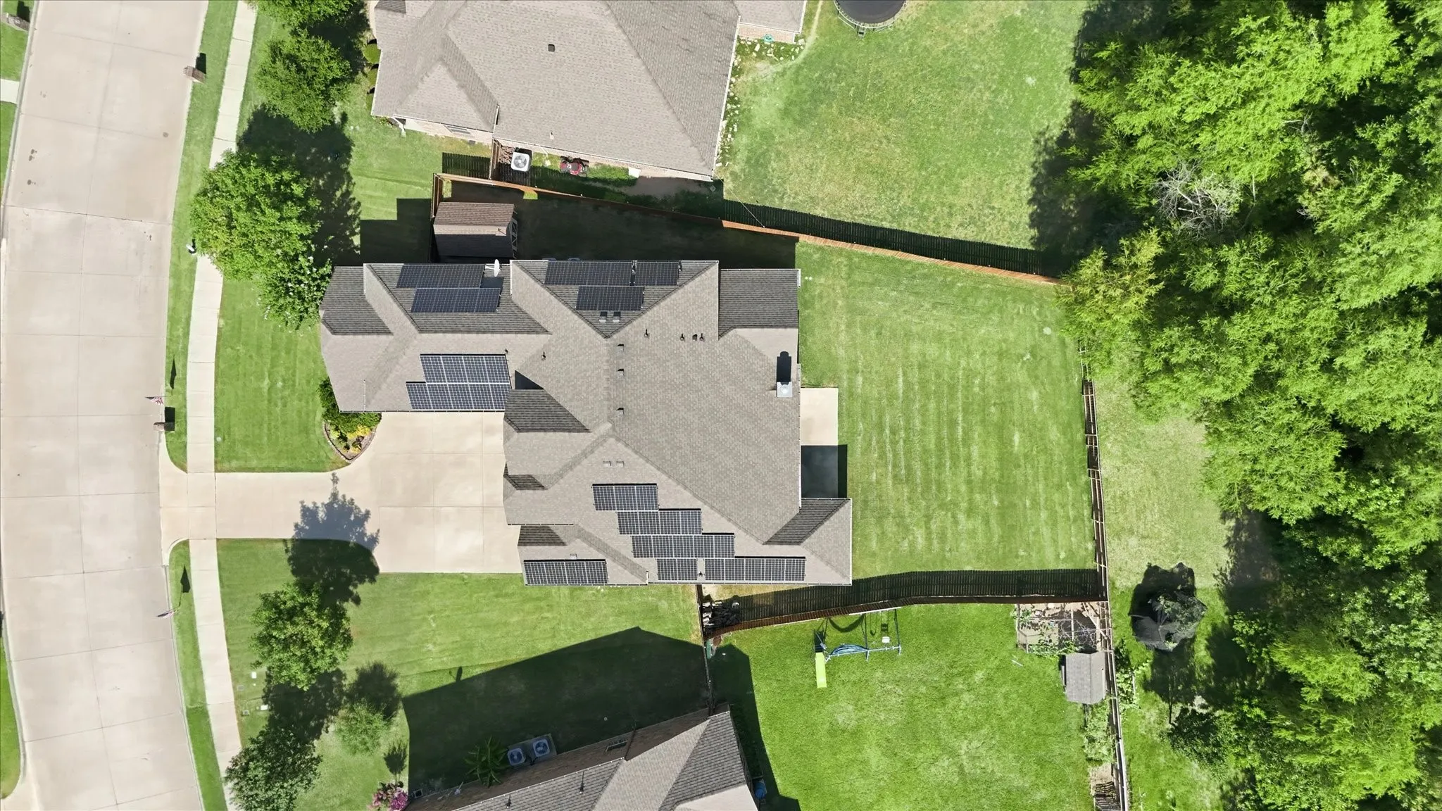 Single Family Residence For Sale in Ellis County , 405 Double Creek Drive, Midlothian, Texas 76065, 4 Bedroom, 3 Bathroom, 3 Garage spaces, 3,293 Sqft, built in 2017, mls#21314920, Real Estate Agent in Midlothian, Homes For Sale in Ellis county, Homes For Sale in Midlothian, Realtor in Midlothian Texas, Real Estate Brokerage Independent Realty Texas, Luminita Cordes Realtor