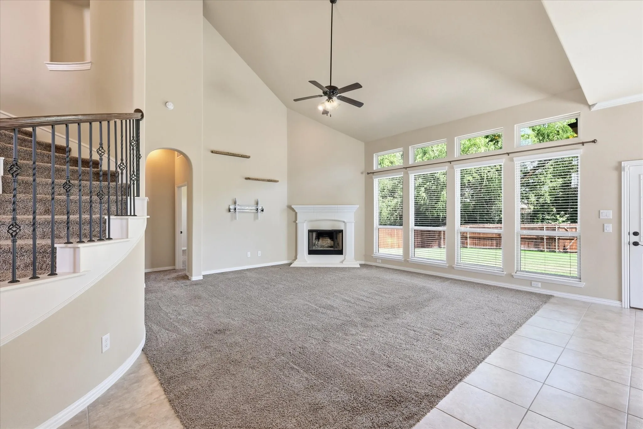 Single Family Residence For Sale in Ellis County , 405 Double Creek Drive, Midlothian, Texas 76065, 4 Bedroom, 3 Bathroom, 3 Garage spaces, 3,293 Sqft, built in 2017, mls#21314920, Real Estate Agent in Midlothian, Homes For Sale in Ellis county, Homes For Sale in Midlothian, Realtor in Midlothian Texas, Real Estate Brokerage Independent Realty Texas, Luminita Cordes Realtor