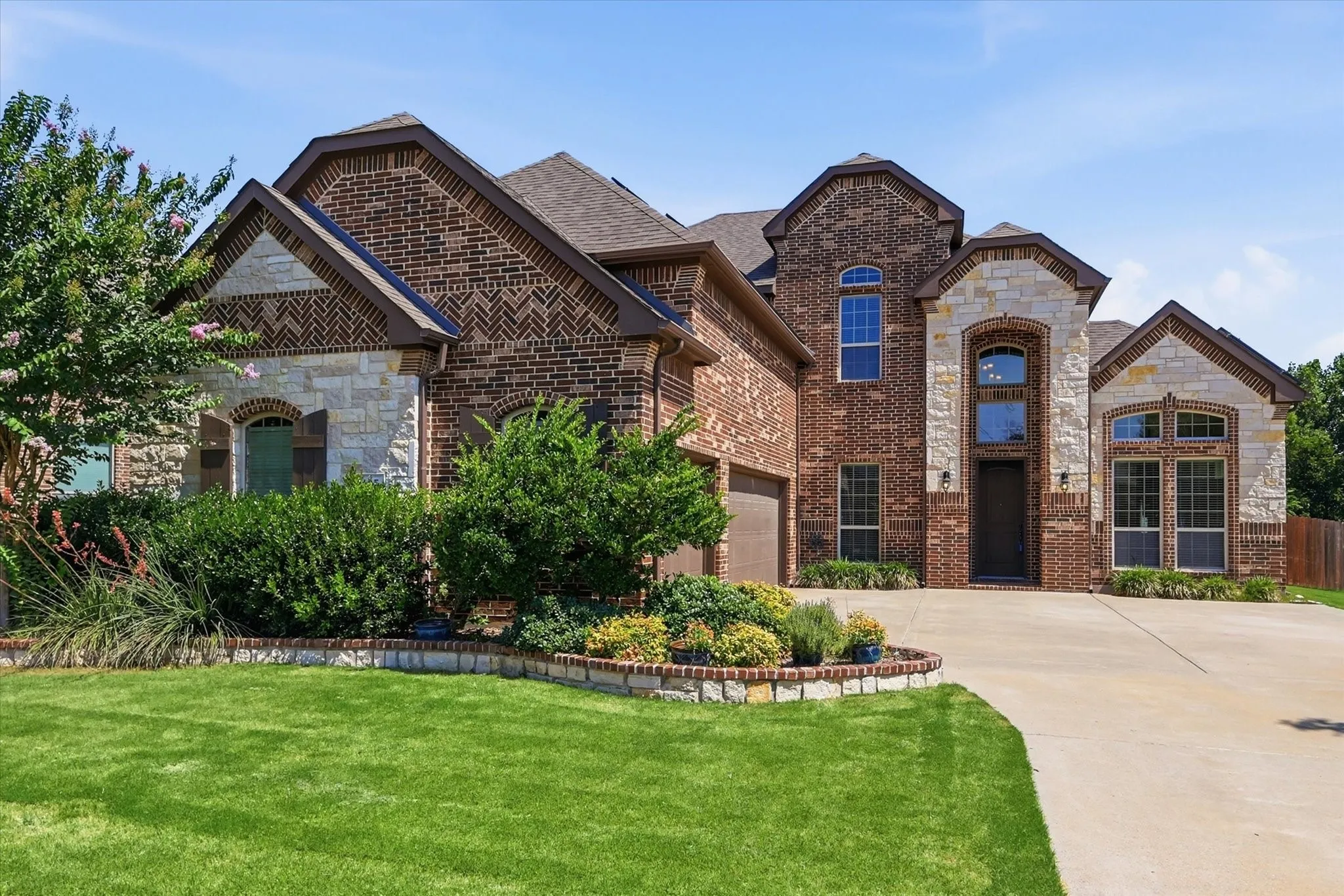 Single Family Residence For Sale in Ellis County , 405 Double Creek Drive, Midlothian, Texas 76065, 4 Bedroom, 3 Bathroom, 3 Garage spaces, 3,293 Sqft, built in 2017, mls#21314920, Real Estate Agent in Midlothian, Homes For Sale in Ellis county, Homes For Sale in Midlothian, Realtor in Midlothian Texas, Real Estate Brokerage Independent Realty Texas, Luminita Cordes Realtor