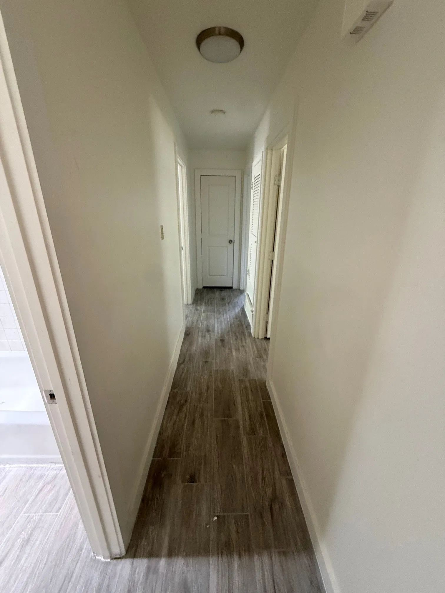 Single Family Residence For Rent in Tarrant County , 1908 Kerry Drive, Arlington, Texas 76013, 3 Bedroom, 2 Bathroom, 2 Garage spaces, 1,292 Sqft, built in 1966, mls#21321749, Real Estate Agent in Arlington, Homes For Rent in Tarrant county, Homes For Rent in Arlington, Realtor in Arlington Texas, Real Estate Brokerage Independent Realty Texas, Luminita Cordes Realtor