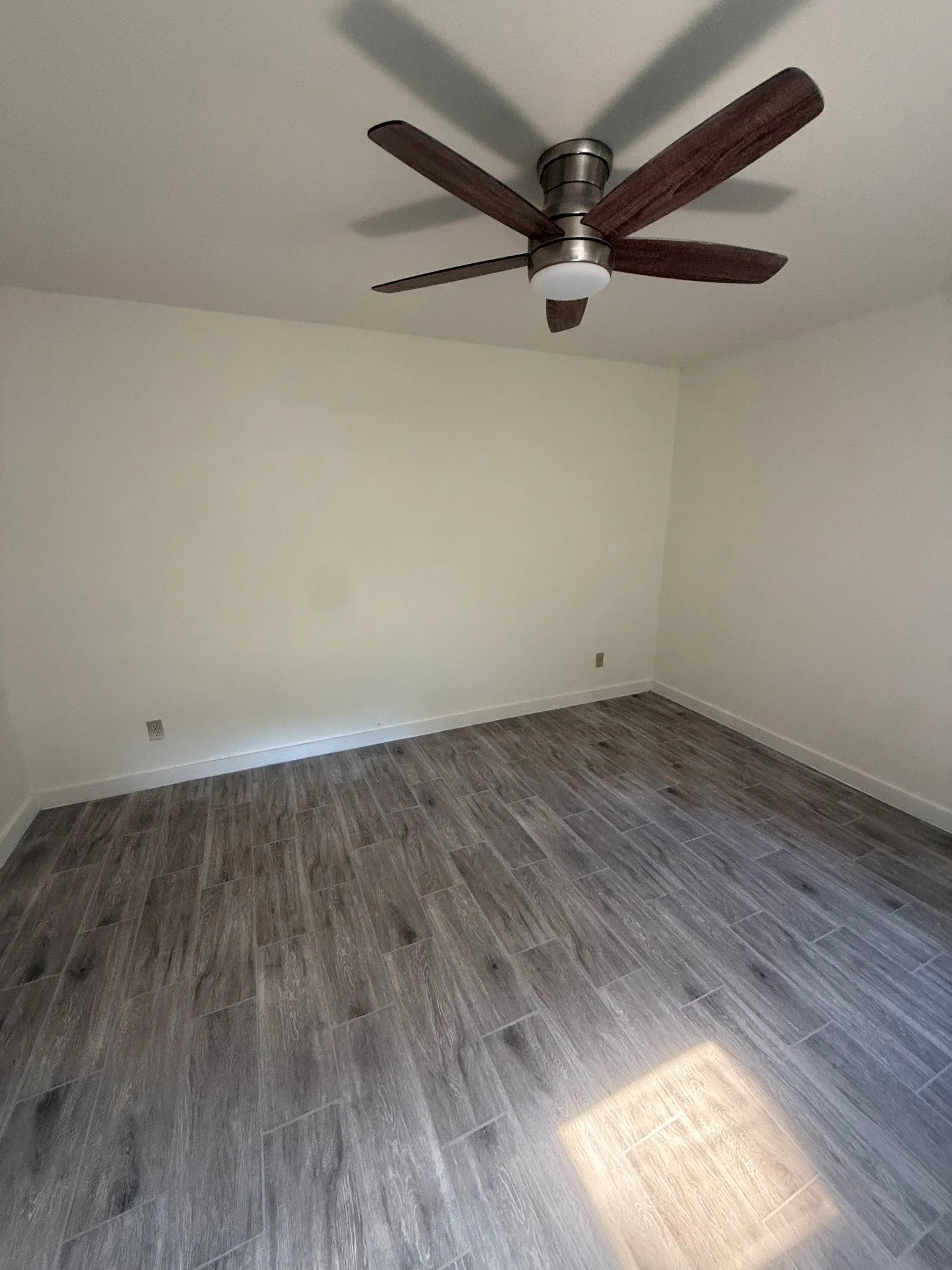 Single Family Residence For Rent in Tarrant County , 1908 Kerry Drive, Arlington, Texas 76013, 3 Bedroom, 2 Bathroom, 2 Garage spaces, 1,292 Sqft, built in 1966, mls#21321749, Real Estate Agent in Arlington, Homes For Rent in Tarrant county, Homes For Rent in Arlington, Realtor in Arlington Texas, Real Estate Brokerage Independent Realty Texas, Luminita Cordes Realtor