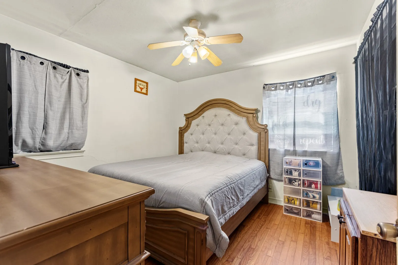Single Family Residence For Sale in Dallas County , 301 W Ridgewood Drive, Garland, Texas 75041, 4 Bedroom, 1 Bathroom, Garage spaces, 1,073 Sqft, built in 1955, mls#21323678, Real Estate Agent in Garland, Homes For Sale in Dallas county, Homes For Sale in Garland, Realtor in Garland Texas, Real Estate Brokerage Independent Realty Texas, Luminita Cordes Realtor