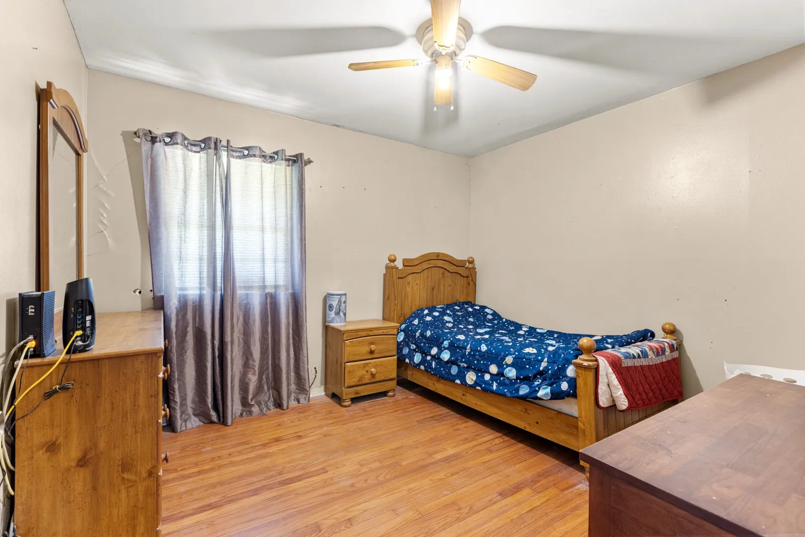 Single Family Residence For Sale in Dallas County , 301 W Ridgewood Drive, Garland, Texas 75041, 4 Bedroom, 1 Bathroom, Garage spaces, 1,073 Sqft, built in 1955, mls#21323678, Real Estate Agent in Garland, Homes For Sale in Dallas county, Homes For Sale in Garland, Realtor in Garland Texas, Real Estate Brokerage Independent Realty Texas, Luminita Cordes Realtor