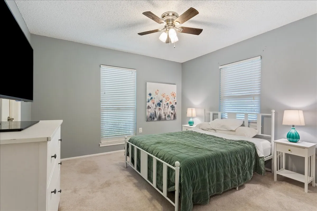 Single Family Residence For Sale in Mc Lennan County , 2649 Woodmont Circle, Waco, Texas 76710, 4 Bedroom, 3 Bathroom, 2 Garage spaces, 2,226 Sqft, built in 1968, mls#21321672, Real Estate Agent in Waco, Homes For Sale in Mc Lennan county, Homes For Sale in Waco, Realtor in Waco Texas, Real Estate Brokerage Independent Realty Texas, Luminita Cordes Realtor