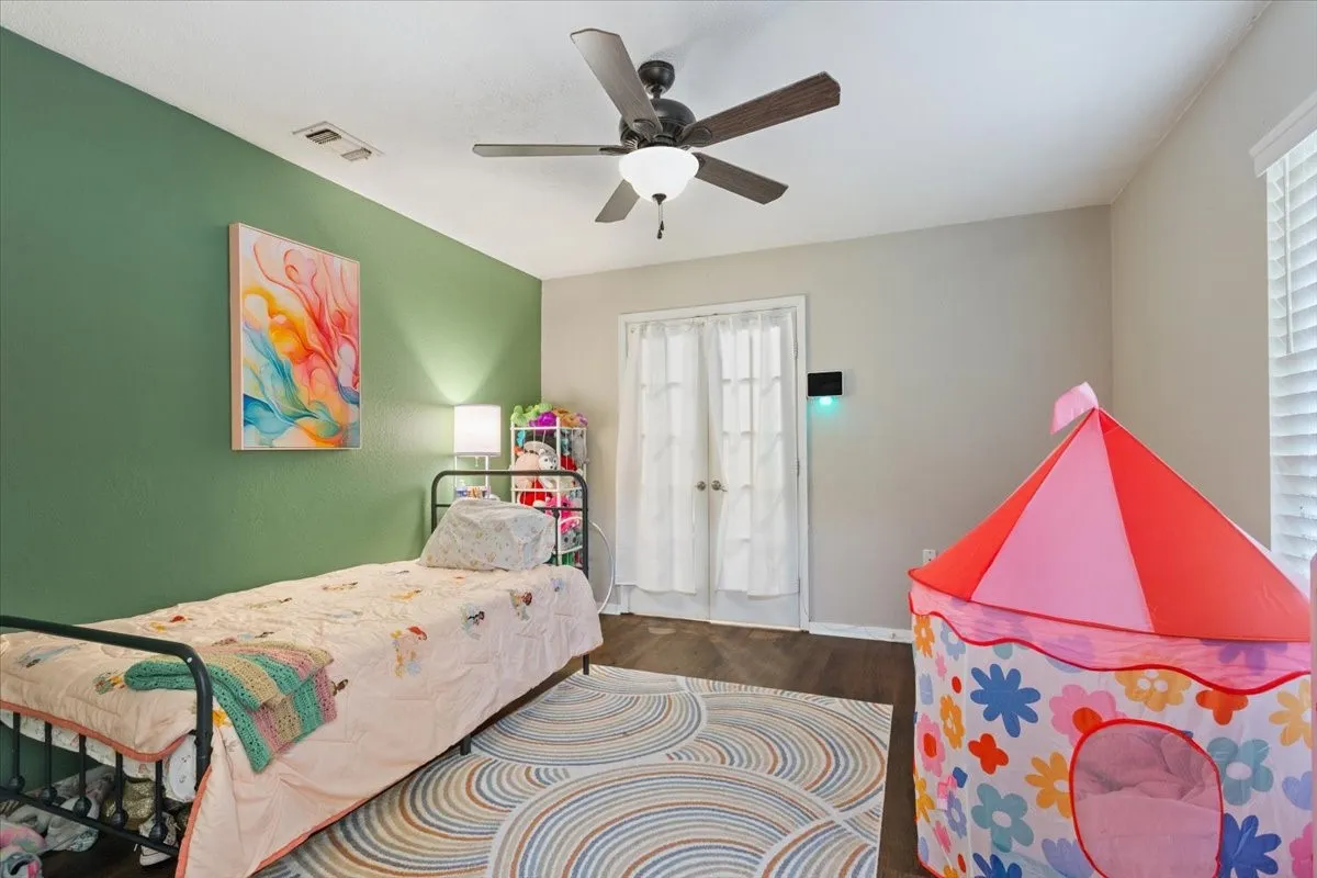 Single Family Residence For Sale in Mc Lennan County , 2649 Woodmont Circle, Waco, Texas 76710, 4 Bedroom, 3 Bathroom, 2 Garage spaces, 2,226 Sqft, built in 1968, mls#21321672, Real Estate Agent in Waco, Homes For Sale in Mc Lennan county, Homes For Sale in Waco, Realtor in Waco Texas, Real Estate Brokerage Independent Realty Texas, Luminita Cordes Realtor