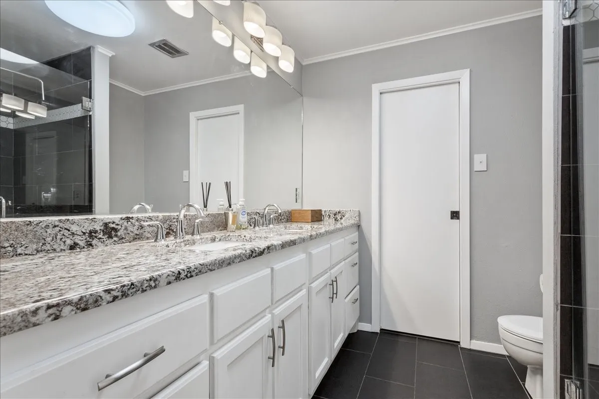 Single Family Residence For Sale in Mc Lennan County , 2649 Woodmont Circle, Waco, Texas 76710, 4 Bedroom, 3 Bathroom, 2 Garage spaces, 2,226 Sqft, built in 1968, mls#21321672, Real Estate Agent in Waco, Homes For Sale in Mc Lennan county, Homes For Sale in Waco, Realtor in Waco Texas, Real Estate Brokerage Independent Realty Texas, Luminita Cordes Realtor
