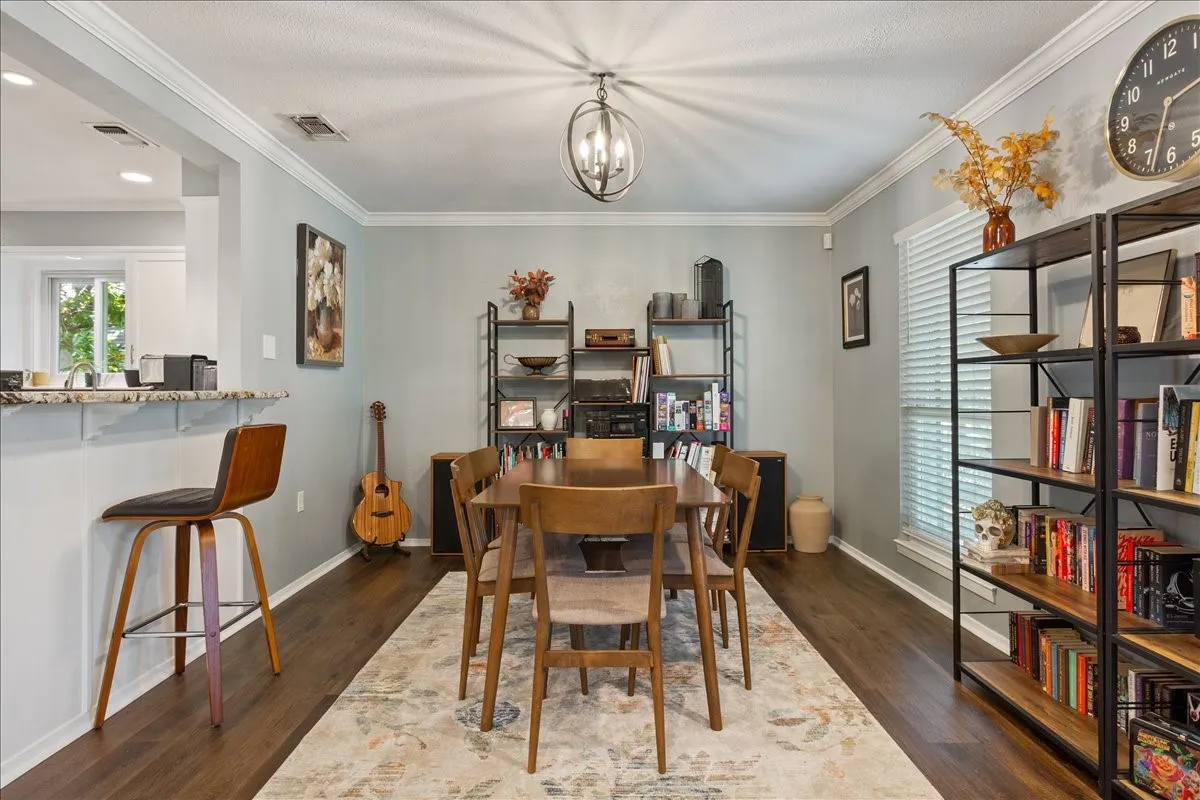 Single Family Residence For Sale in Mc Lennan County , 2649 Woodmont Circle, Waco, Texas 76710, 4 Bedroom, 3 Bathroom, 2 Garage spaces, 2,226 Sqft, built in 1968, mls#21321672, Real Estate Agent in Waco, Homes For Sale in Mc Lennan county, Homes For Sale in Waco, Realtor in Waco Texas, Real Estate Brokerage Independent Realty Texas, Luminita Cordes Realtor