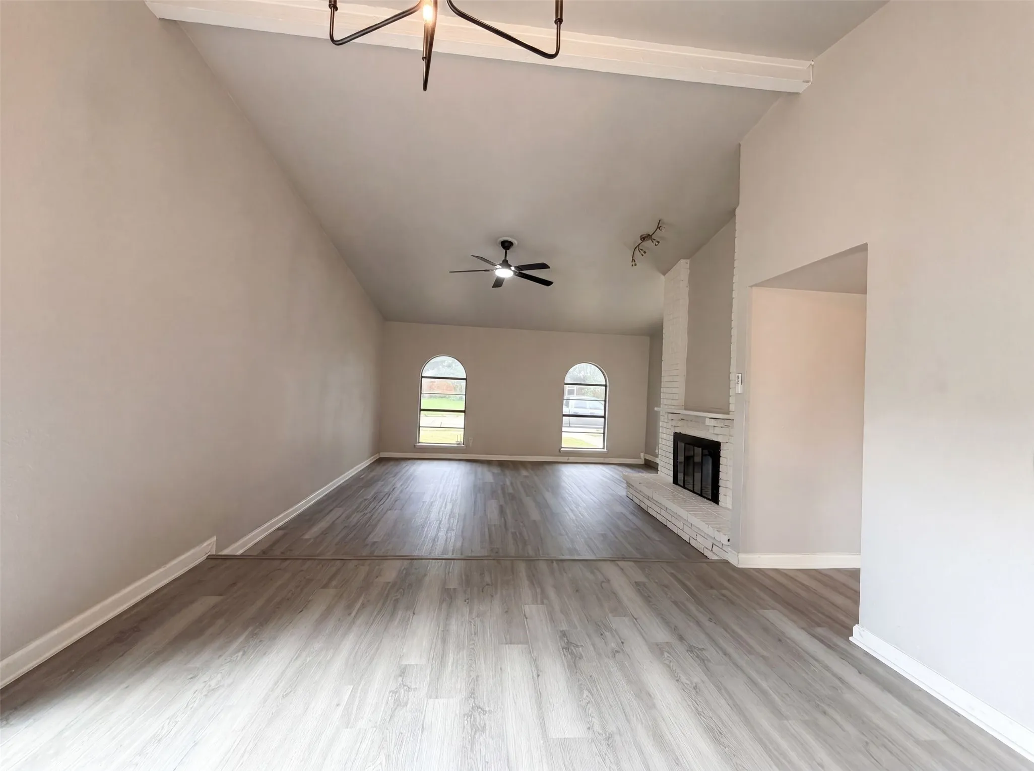 Single Family Residence For Sale in Dallas County , 1906 Stockton Trail, Grand Prairie, Texas 75052, 3 Bedroom, 2 Bathroom, 2 Garage spaces, 1,756 Sqft, built in 1978, mls#21300148, Real Estate Agent in Grand Prairie, Homes For Sale in Dallas county, Homes For Sale in Grand Prairie, Realtor in Grand Prairie Texas, Real Estate Brokerage Independent Realty Texas, Luminita Cordes Realtor