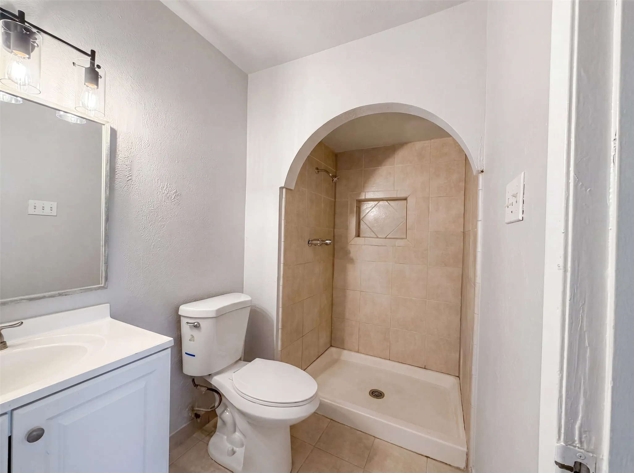 Single Family Residence For Sale in Dallas County , 1906 Stockton Trail, Grand Prairie, Texas 75052, 3 Bedroom, 2 Bathroom, 2 Garage spaces, 1,756 Sqft, built in 1978, mls#21300148, Real Estate Agent in Grand Prairie, Homes For Sale in Dallas county, Homes For Sale in Grand Prairie, Realtor in Grand Prairie Texas, Real Estate Brokerage Independent Realty Texas, Luminita Cordes Realtor