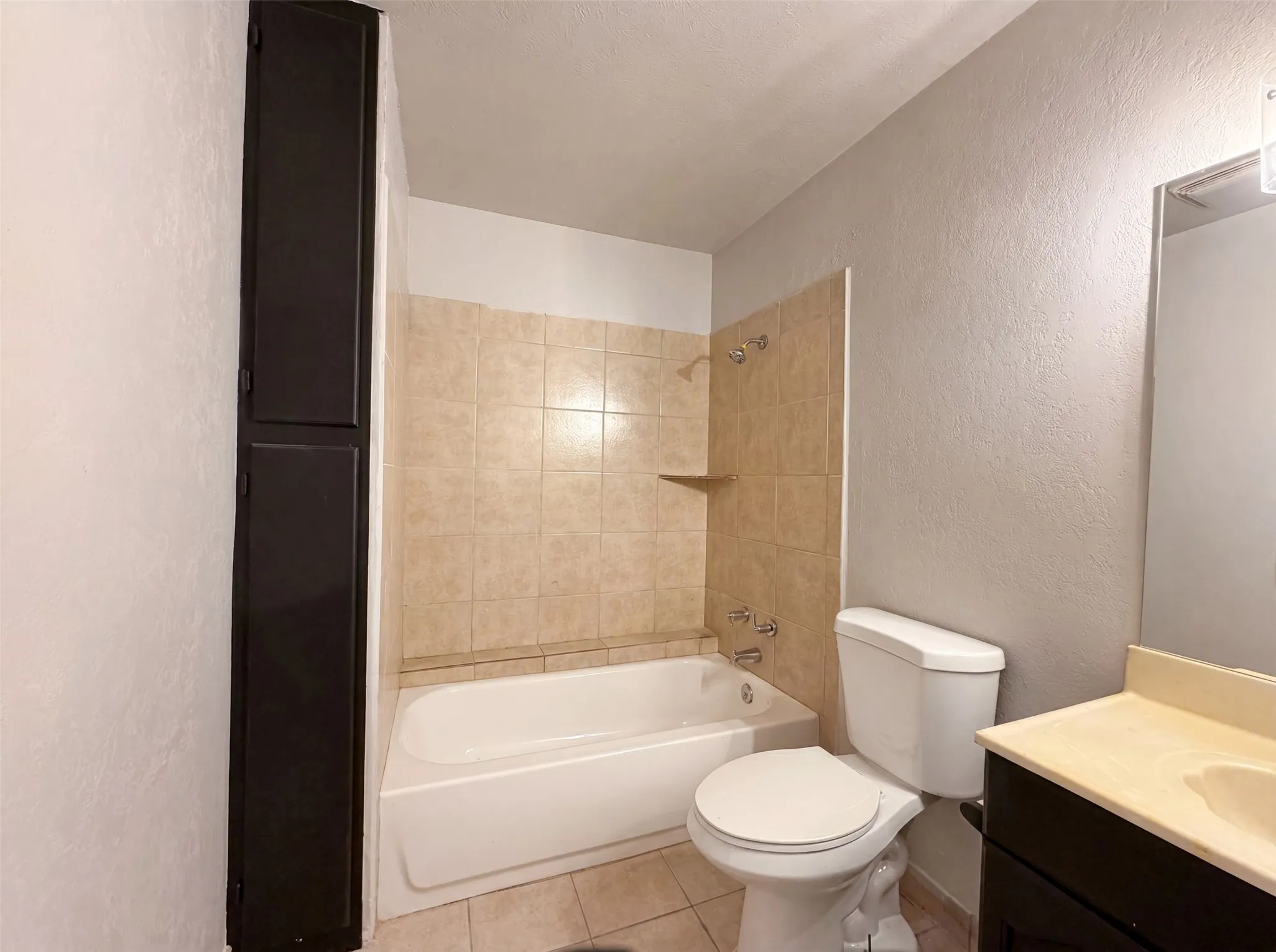 Single Family Residence For Sale in Dallas County , 1906 Stockton Trail, Grand Prairie, Texas 75052, 3 Bedroom, 2 Bathroom, 2 Garage spaces, 1,756 Sqft, built in 1978, mls#21300148, Real Estate Agent in Grand Prairie, Homes For Sale in Dallas county, Homes For Sale in Grand Prairie, Realtor in Grand Prairie Texas, Real Estate Brokerage Independent Realty Texas, Luminita Cordes Realtor