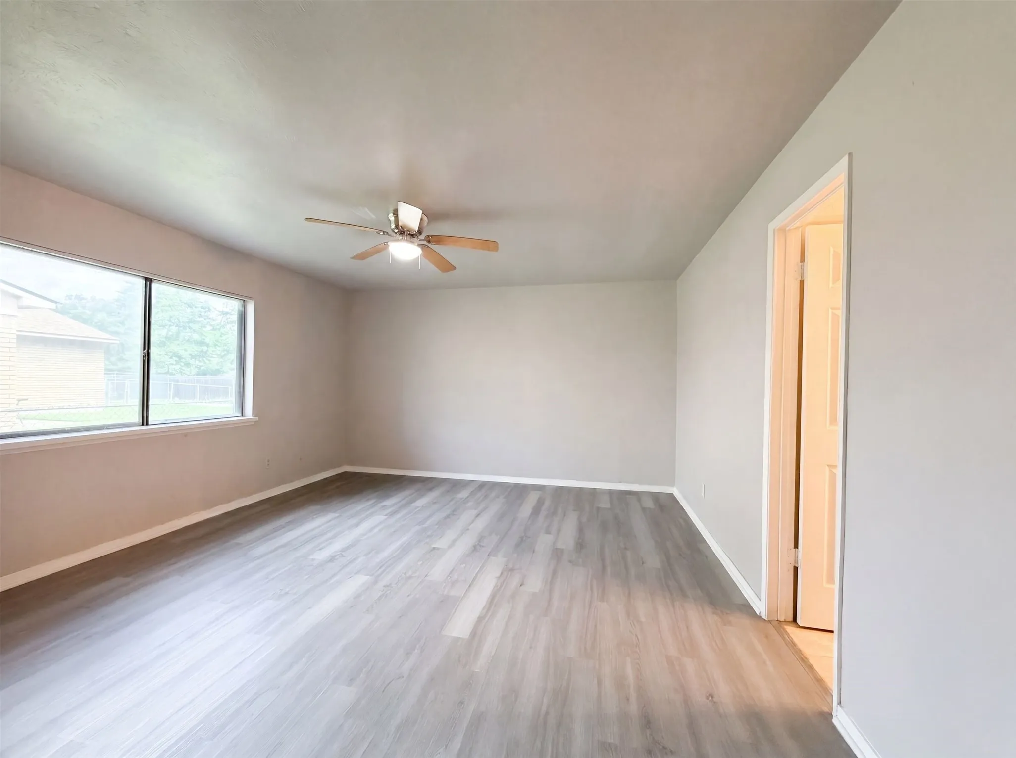 Single Family Residence For Sale in Dallas County , 1906 Stockton Trail, Grand Prairie, Texas 75052, 3 Bedroom, 2 Bathroom, 2 Garage spaces, 1,756 Sqft, built in 1978, mls#21300148, Real Estate Agent in Grand Prairie, Homes For Sale in Dallas county, Homes For Sale in Grand Prairie, Realtor in Grand Prairie Texas, Real Estate Brokerage Independent Realty Texas, Luminita Cordes Realtor