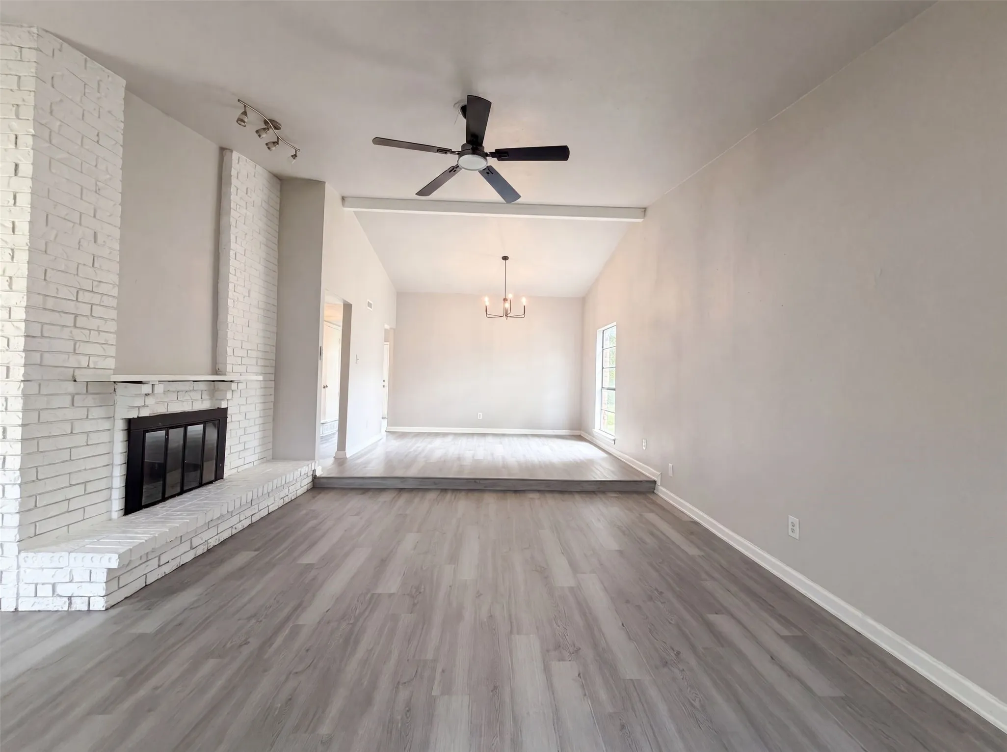 Single Family Residence For Sale in Dallas County , 1906 Stockton Trail, Grand Prairie, Texas 75052, 3 Bedroom, 2 Bathroom, 2 Garage spaces, 1,756 Sqft, built in 1978, mls#21300148, Real Estate Agent in Grand Prairie, Homes For Sale in Dallas county, Homes For Sale in Grand Prairie, Realtor in Grand Prairie Texas, Real Estate Brokerage Independent Realty Texas, Luminita Cordes Realtor