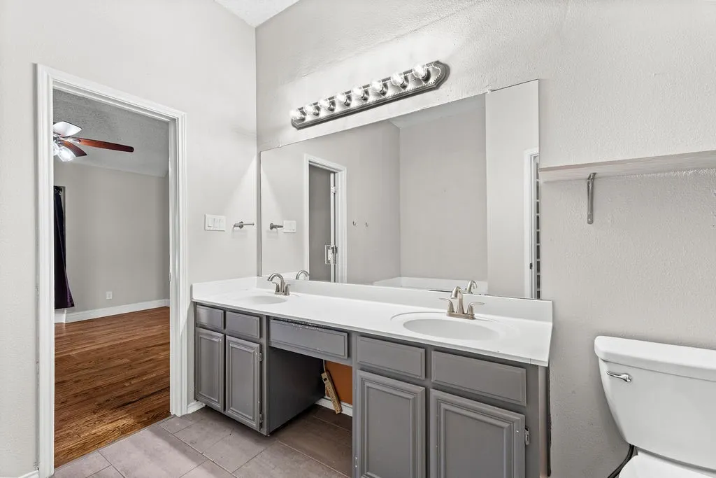 Single Family Residence For Sale in Tarrant County , 622 Mission Hills Drive, Arlington, Texas 76018, 3 Bedroom, 3 Bathroom, 2 Garage spaces, 1,564 Sqft, built in 1989, mls#21324616, Real Estate Agent in Arlington, Homes For Sale in Tarrant county, Homes For Sale in Arlington, Realtor in Arlington Texas, Real Estate Brokerage Independent Realty Texas, Luminita Cordes Realtor