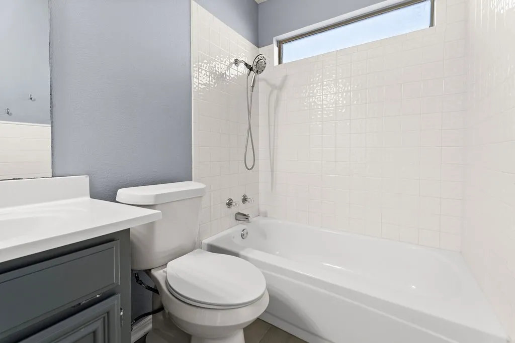 Single Family Residence For Sale in Tarrant County , 622 Mission Hills Drive, Arlington, Texas 76018, 3 Bedroom, 3 Bathroom, 2 Garage spaces, 1,564 Sqft, built in 1989, mls#21324616, Real Estate Agent in Arlington, Homes For Sale in Tarrant county, Homes For Sale in Arlington, Realtor in Arlington Texas, Real Estate Brokerage Independent Realty Texas, Luminita Cordes Realtor