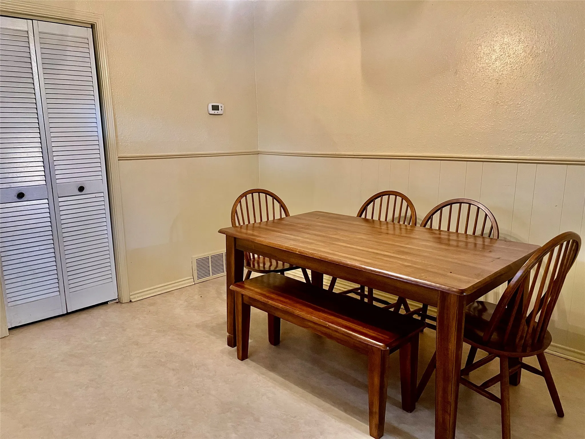 Single Family Residence For Sale in Erath County , 169 Glenn Street, Bluff Dale, Texas 76433, 2 Bedrooms, 2 Bathrooms, Garage spaces, 1,428 Sqft, built in 1940, Price $287,000, mls#21324196, Real Estate Agent in Bluff Dale, Homes For Sale in Erath county, Homes For Sale in Bluff Dale, Realtor in Bluff Dale Texas, Real Estate Brokerage Independent Realty Texas, Luminita Cordes Realtor